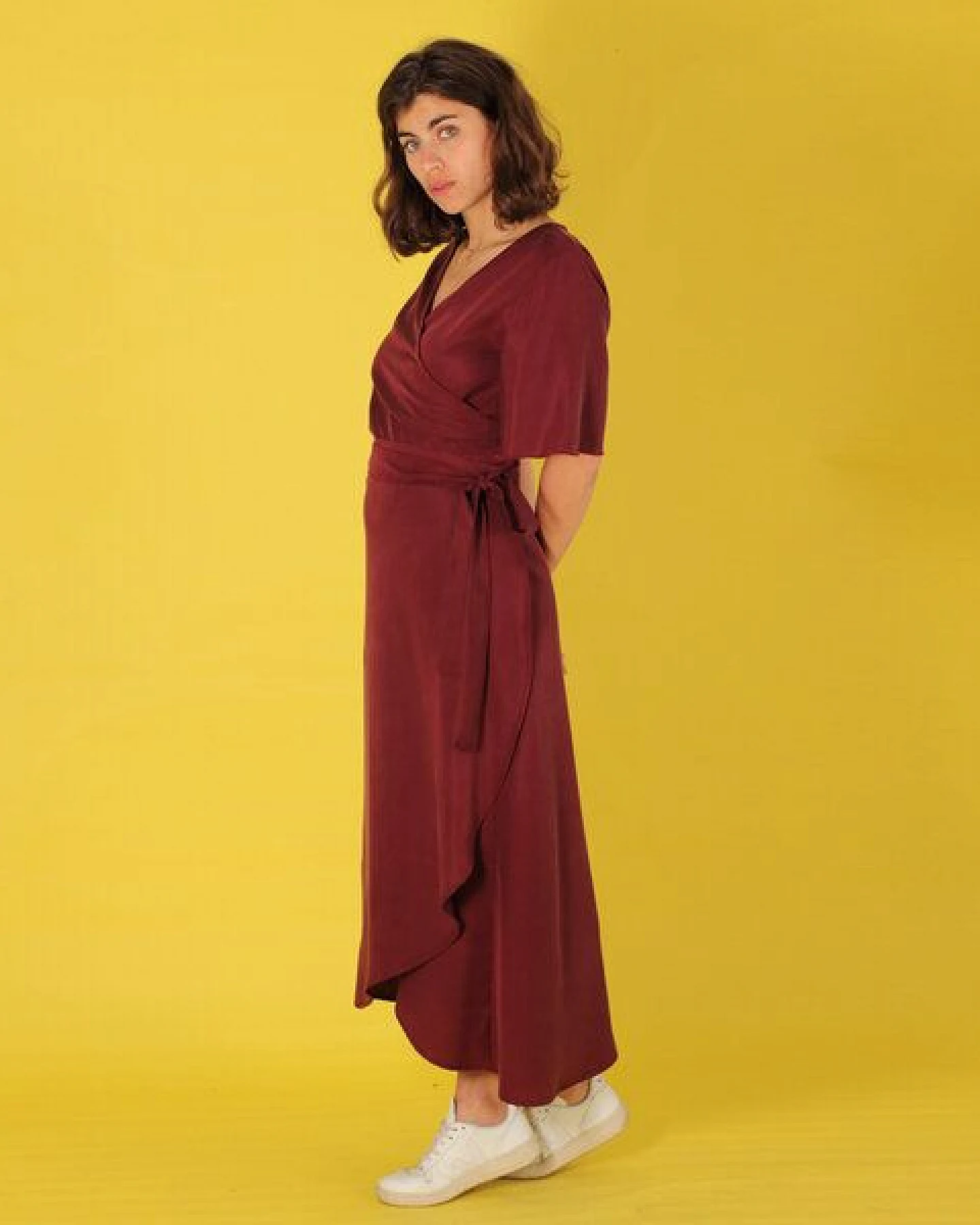 ManduTrap Langes Tencel Wickelkleid "Luma" in violett oder grau-olive – Ansicht 3