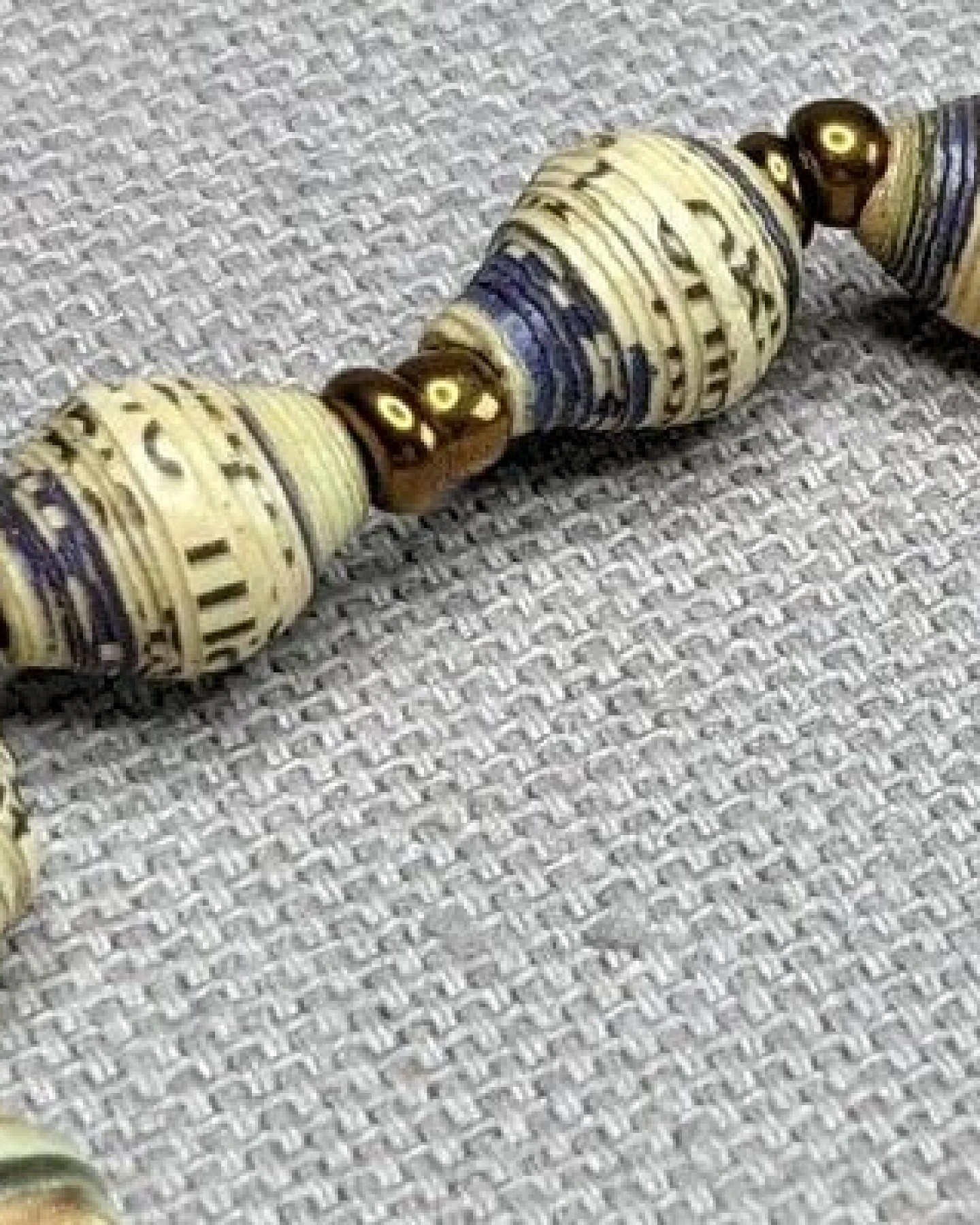 PEARLS OF AFRICA Kinderarmband aus Papierperlen "LIRA" recycelt – Ansicht 3