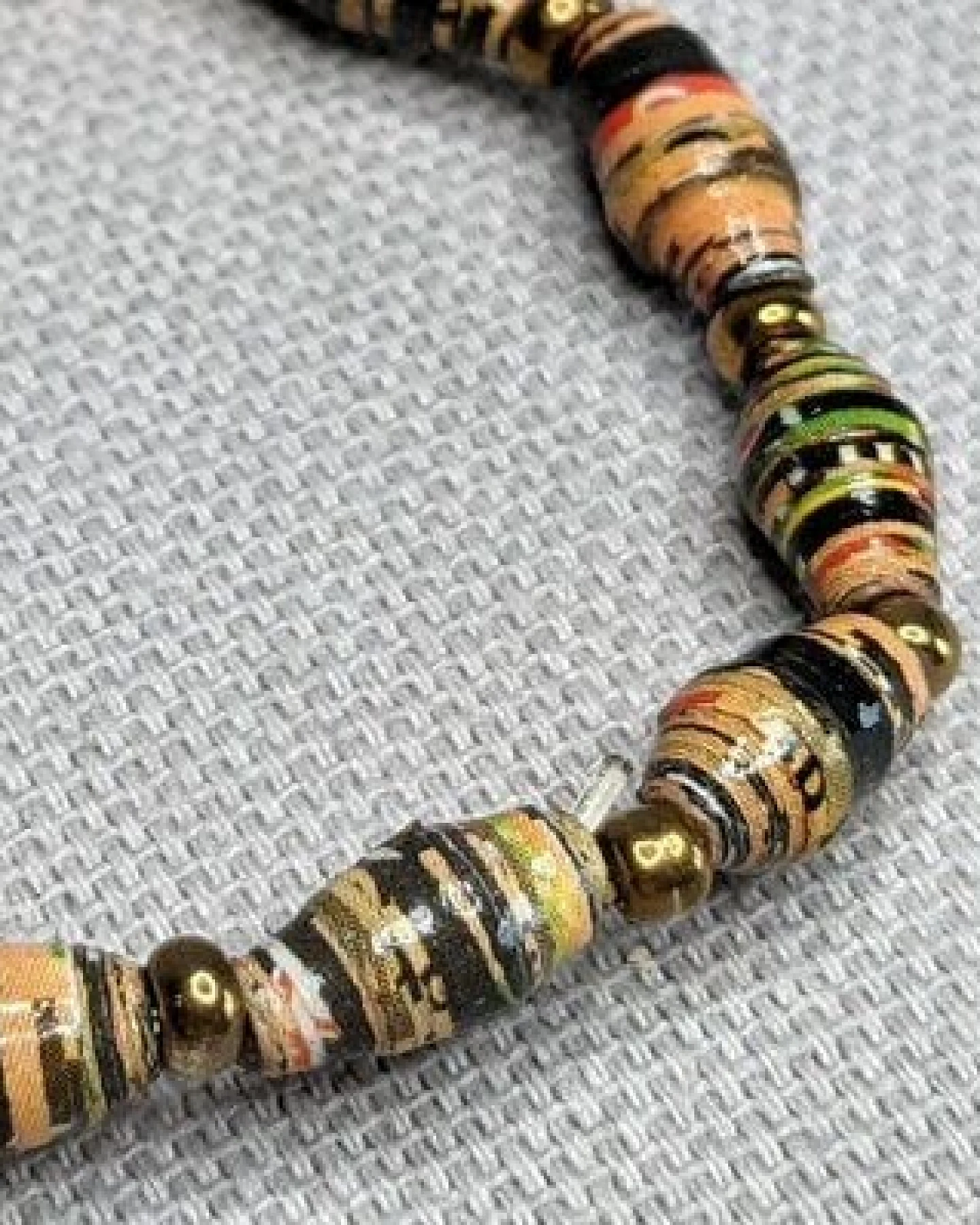 PEARLS OF AFRICA Kinderarmband aus Papierperlen "LIRA" recycelt – Ansicht 3