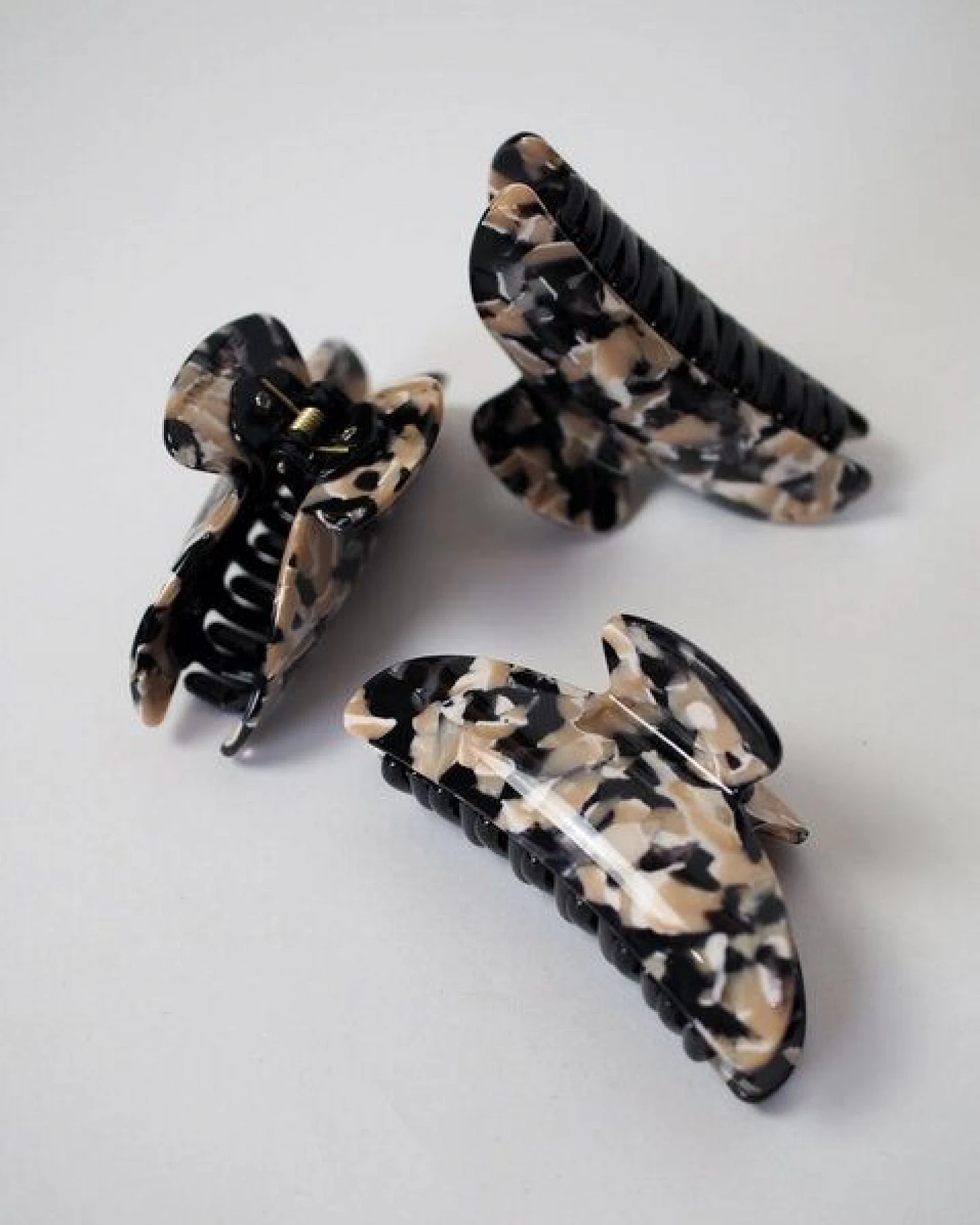 JAN N JUNE MACHETE Haarklammer MIDI CLAW aus Acetat – Ansicht 2