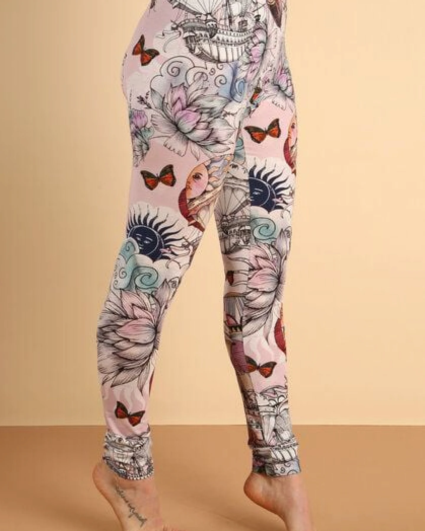 Die rote Zora Leggins Zeppelin – Ansicht 2