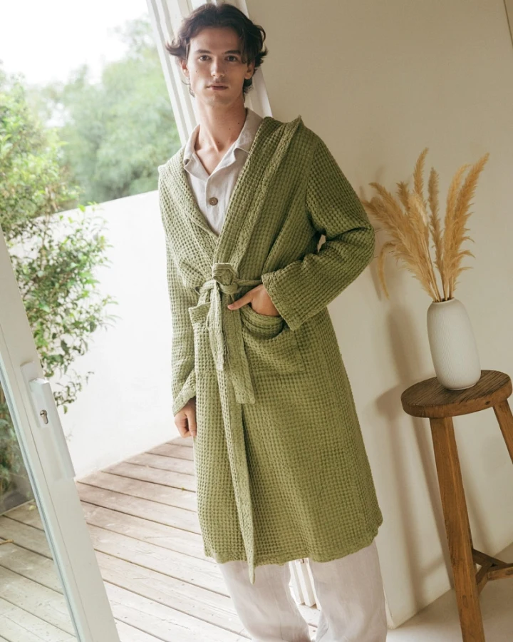 AmourLinen Herren vegan Bademantel Waffel Leinen Moosgrün