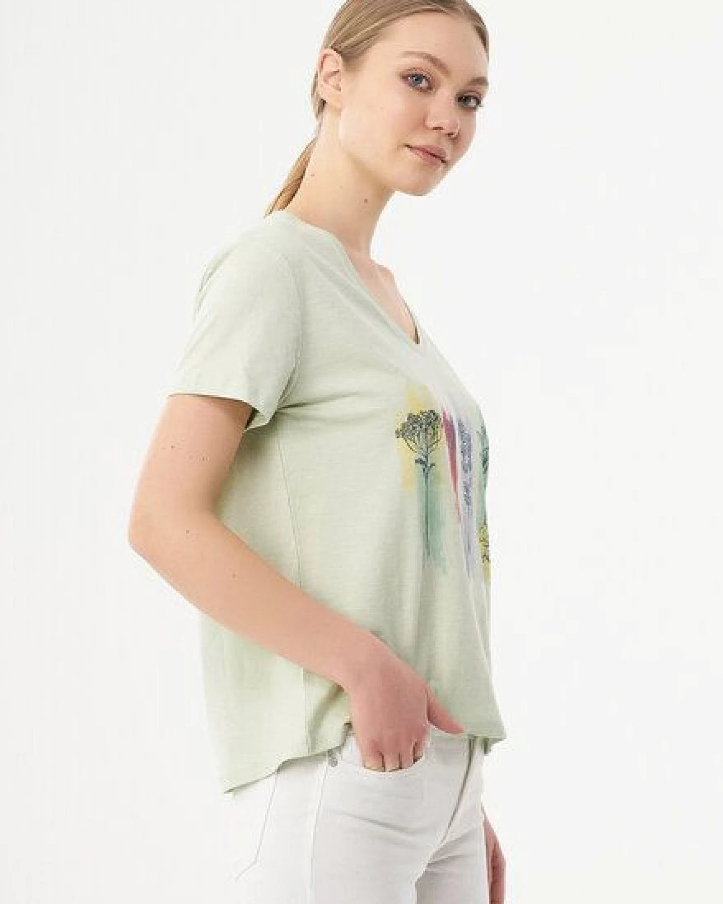 ORGANICATION T-Shirt aus Bio-Baumwolle mit Blumen-Print – Ansicht 3