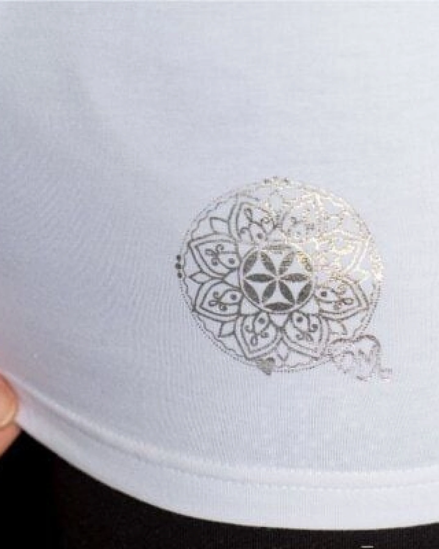 The Spirit of OM Longsleeve Weiß Silber – Ansicht 2