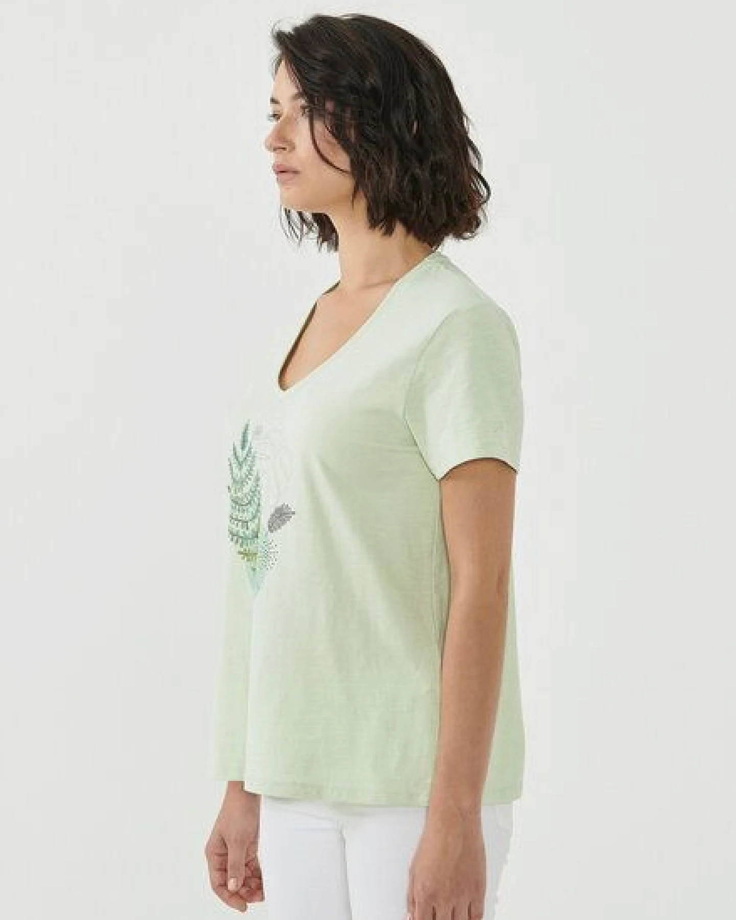 ORGANICATION Damen T-Shirt aus Bio-Baumwolle mit Blatt-Print – Ansicht 3
