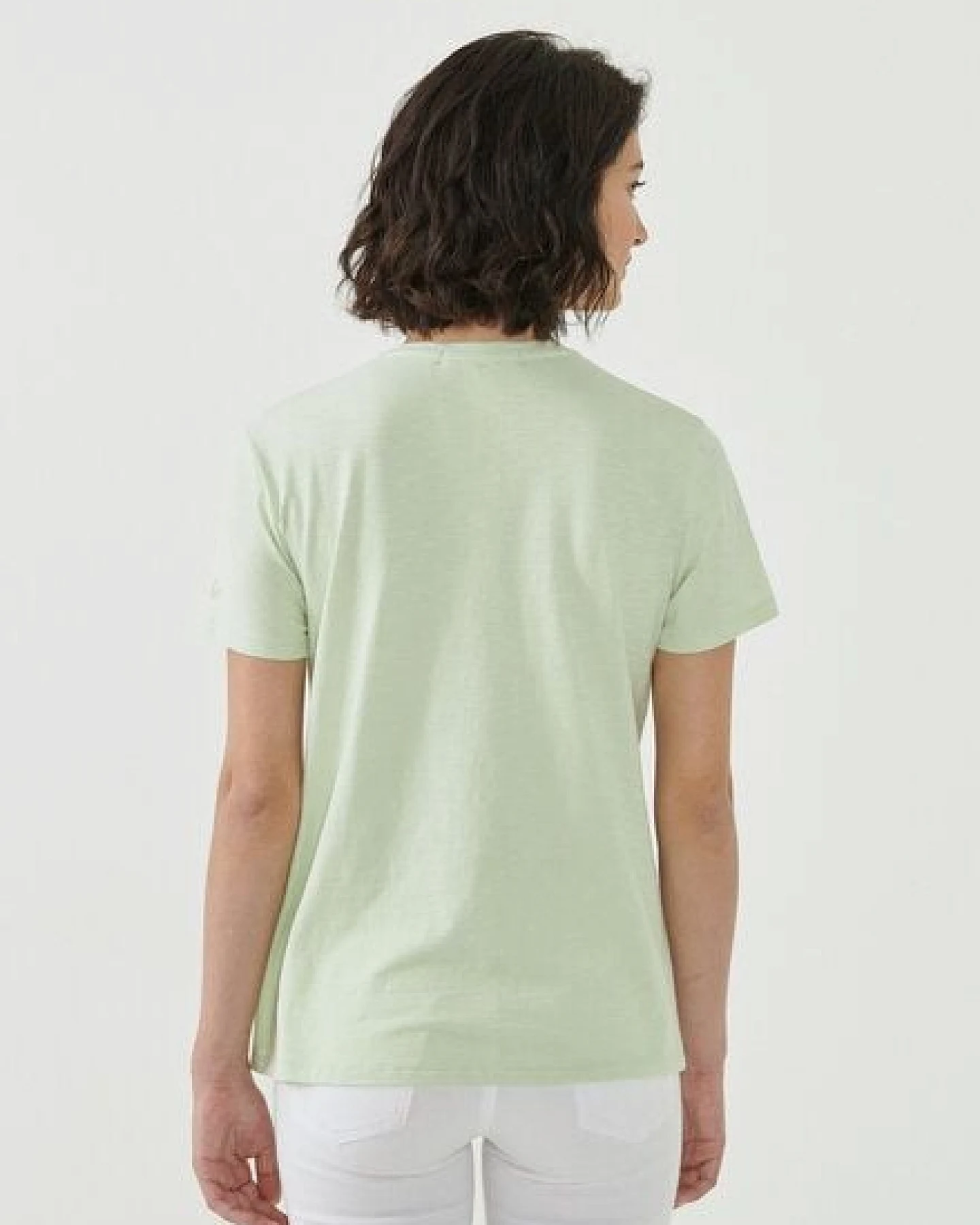 ORGANICATION Damen T-Shirt aus Bio-Baumwolle mit Blatt-Print – Ansicht 4