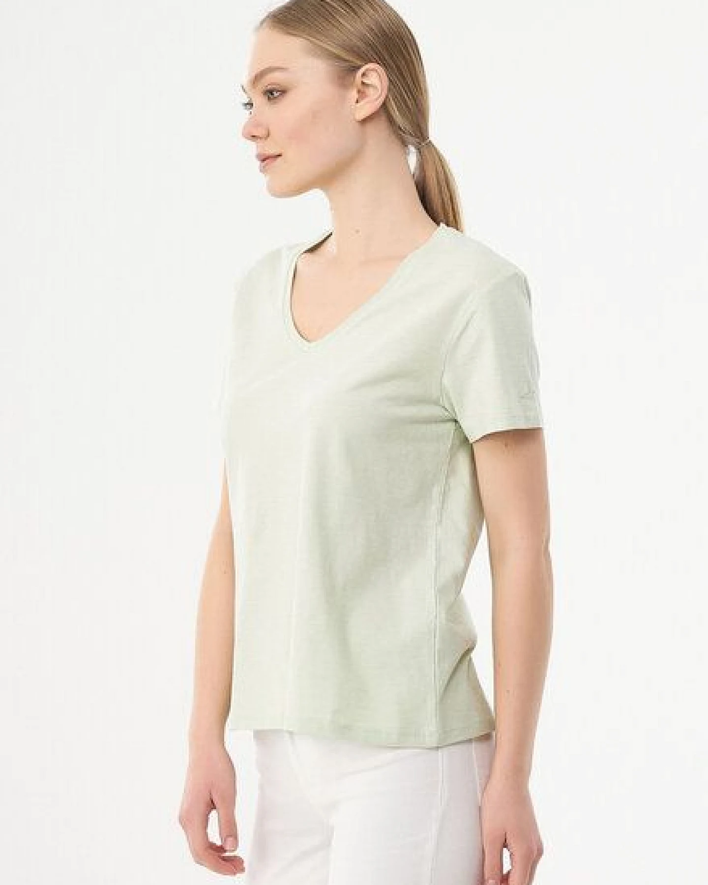 ORGANICATION Damen Basic T-Shirt aus Bio-Baumwolle mit V-Ausschnitt – Ansicht 3