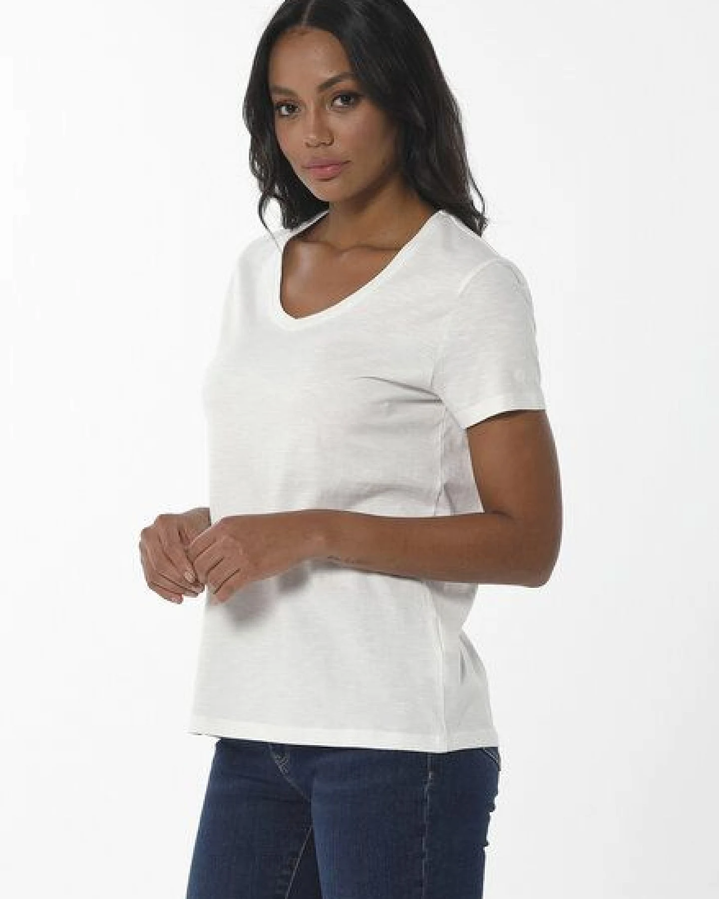 ORGANICATION Damen Basic T-Shirt aus Bio-Baumwolle mit V-Ausschnitt – Ansicht 3