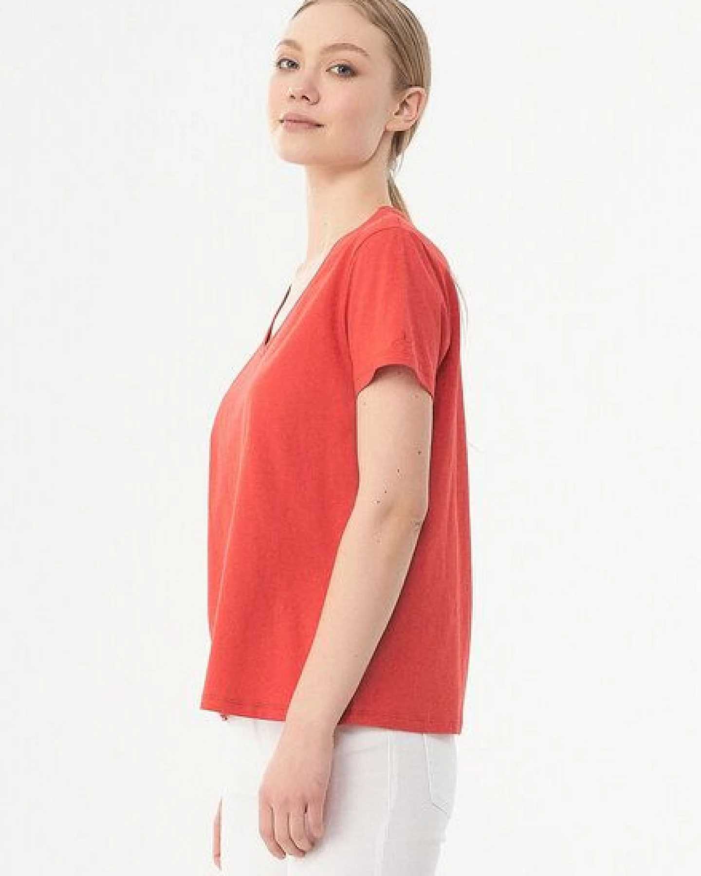 ORGANICATION Damen Basic T-Shirt aus Bio-Baumwolle mit V-Ausschnitt – Ansicht 3