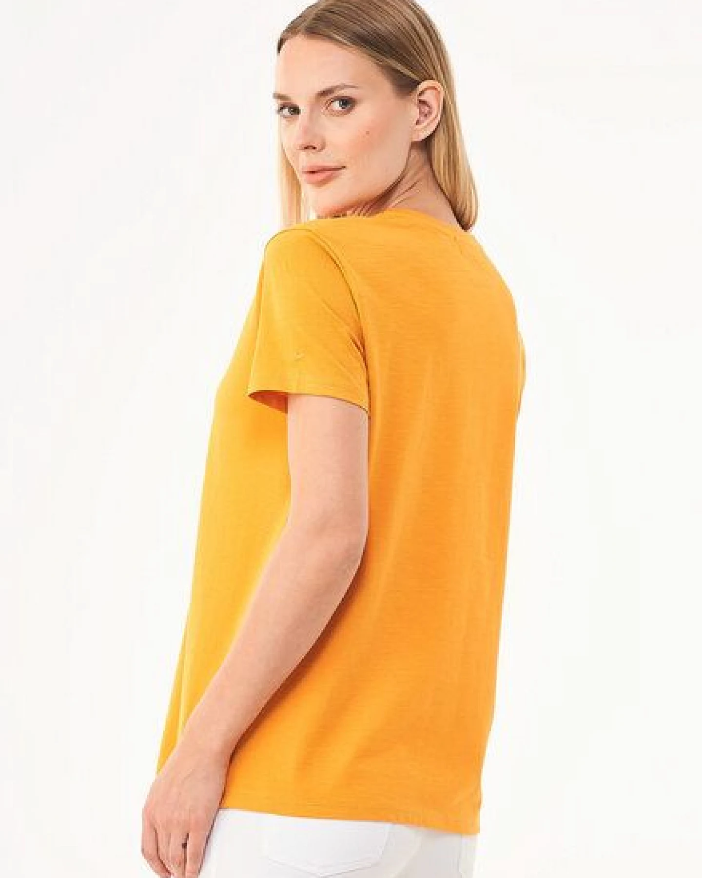 ORGANICATION Damen Basic T-Shirt aus Bio-Baumwolle mit V-Ausschnitt – Ansicht 3