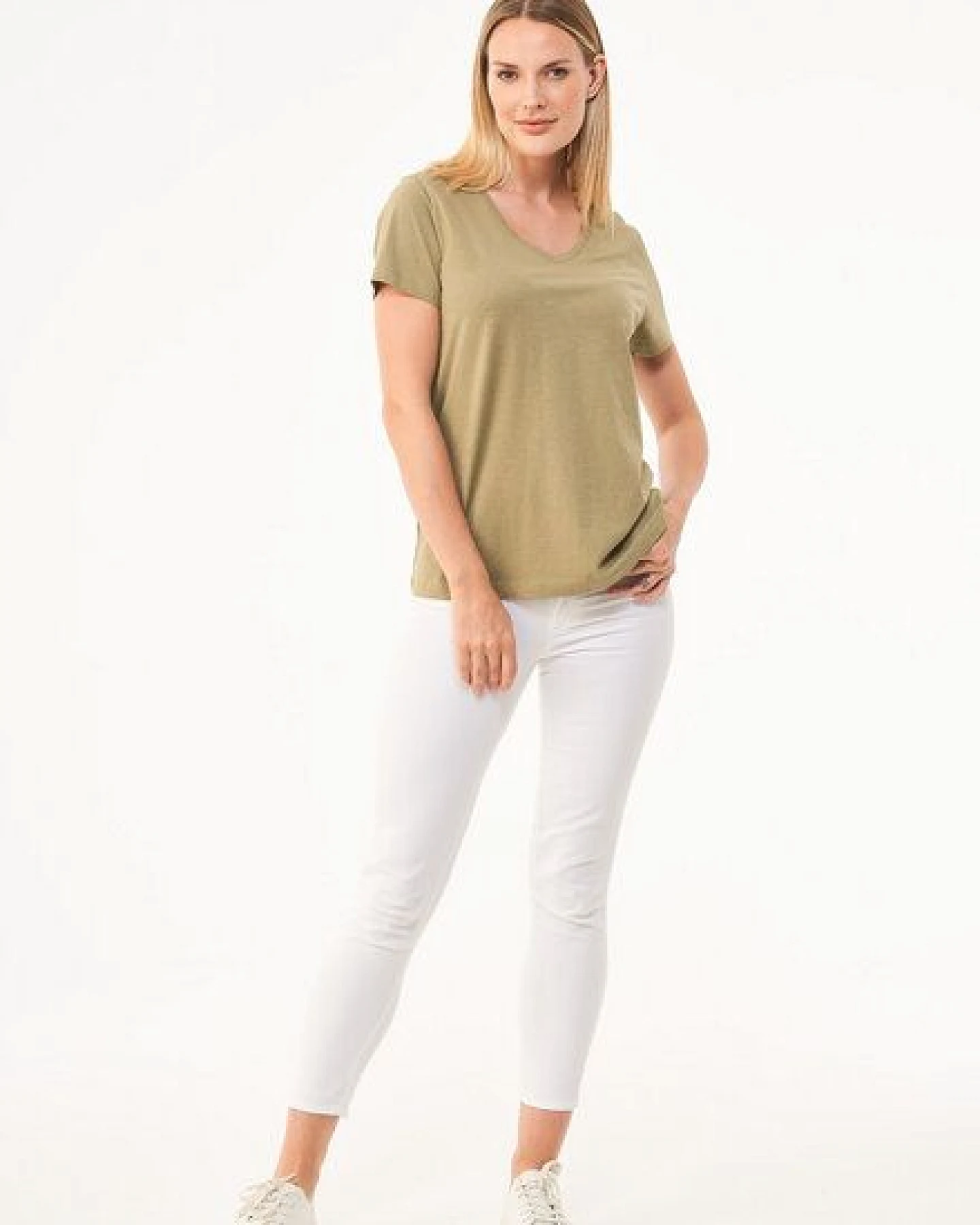 ORGANICATION Damen Basic T-Shirt aus Bio-Baumwolle mit V-Ausschnitt – Ansicht 2