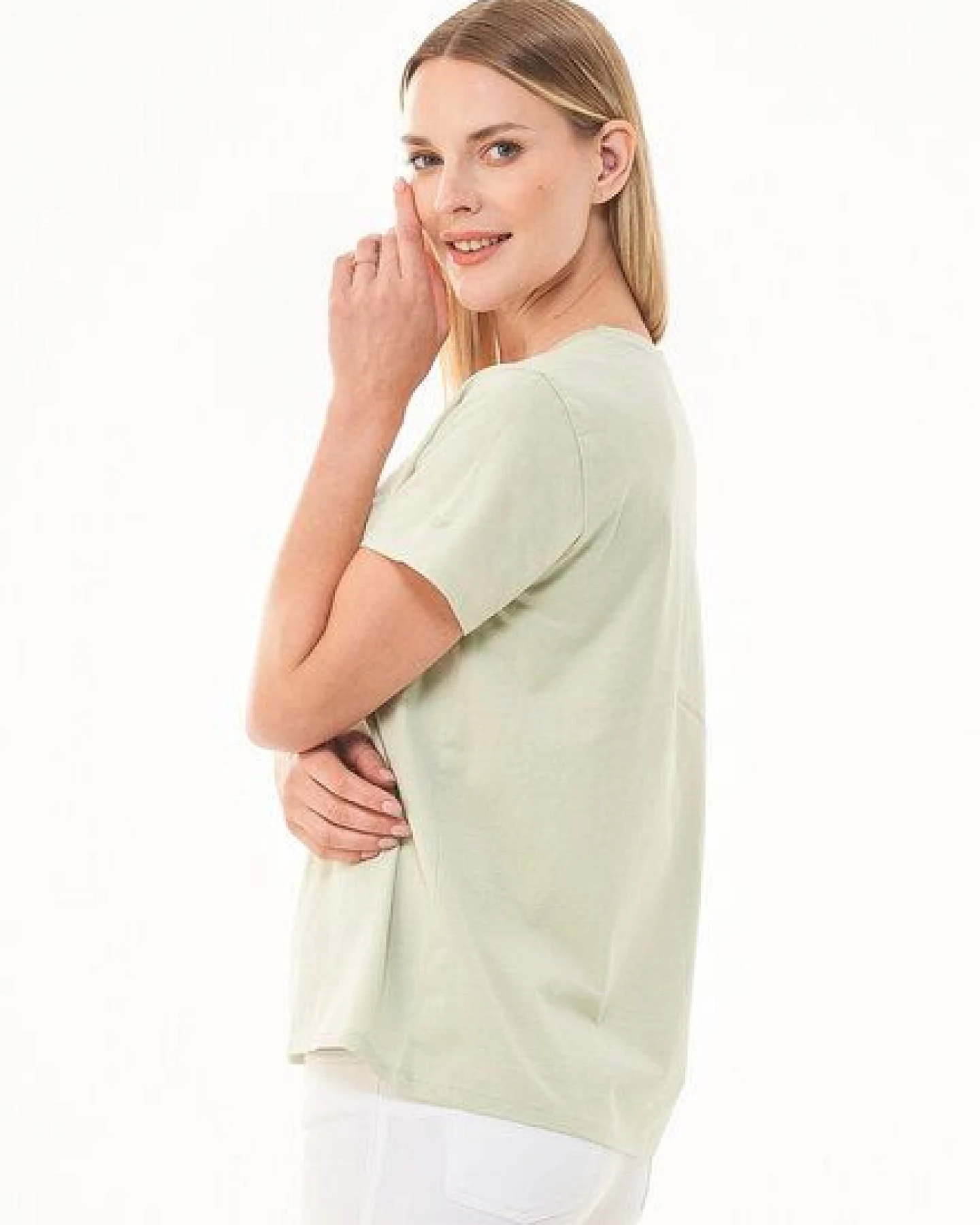 ORGANICATION Damen Basic T-Shirt aus Bio-Baumwolle mit V-Ausschnitt – Ansicht 4