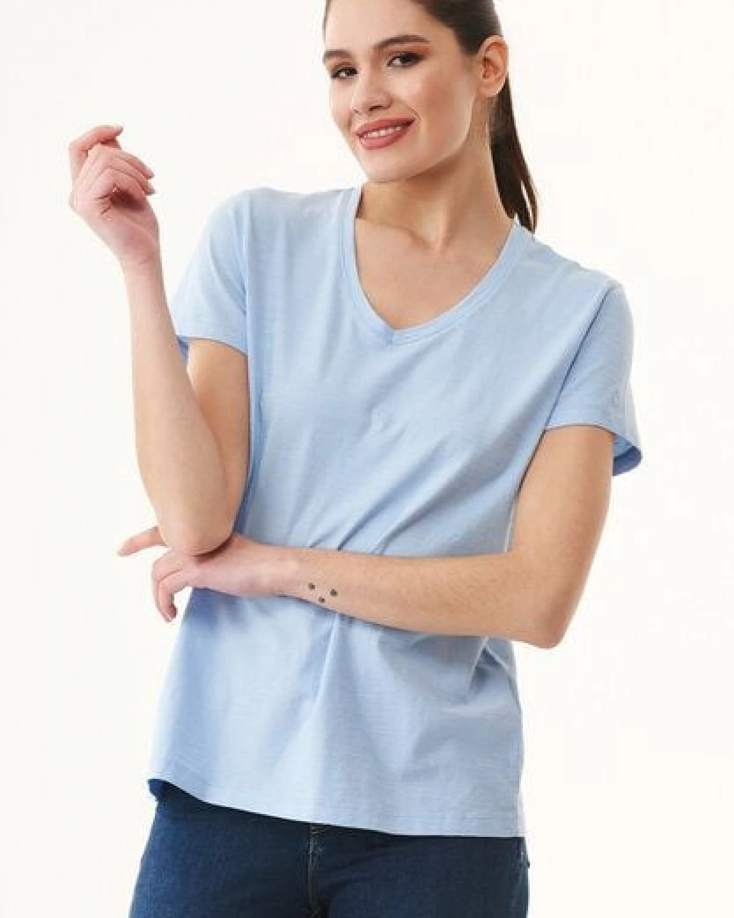 ORGANICATION Damen Basic T-Shirt aus Bio-Baumwolle mit V-Ausschnitt – Ansicht 3