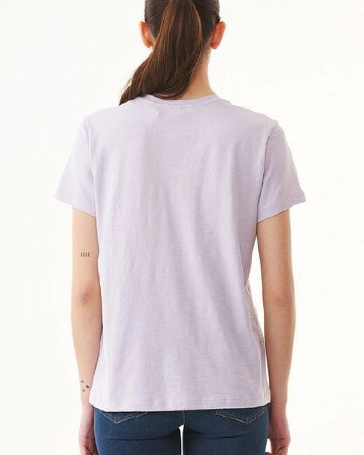 ORGANICATION Damen Basic T-Shirt aus Bio-Baumwolle mit V-Ausschnitt – Ansicht 4