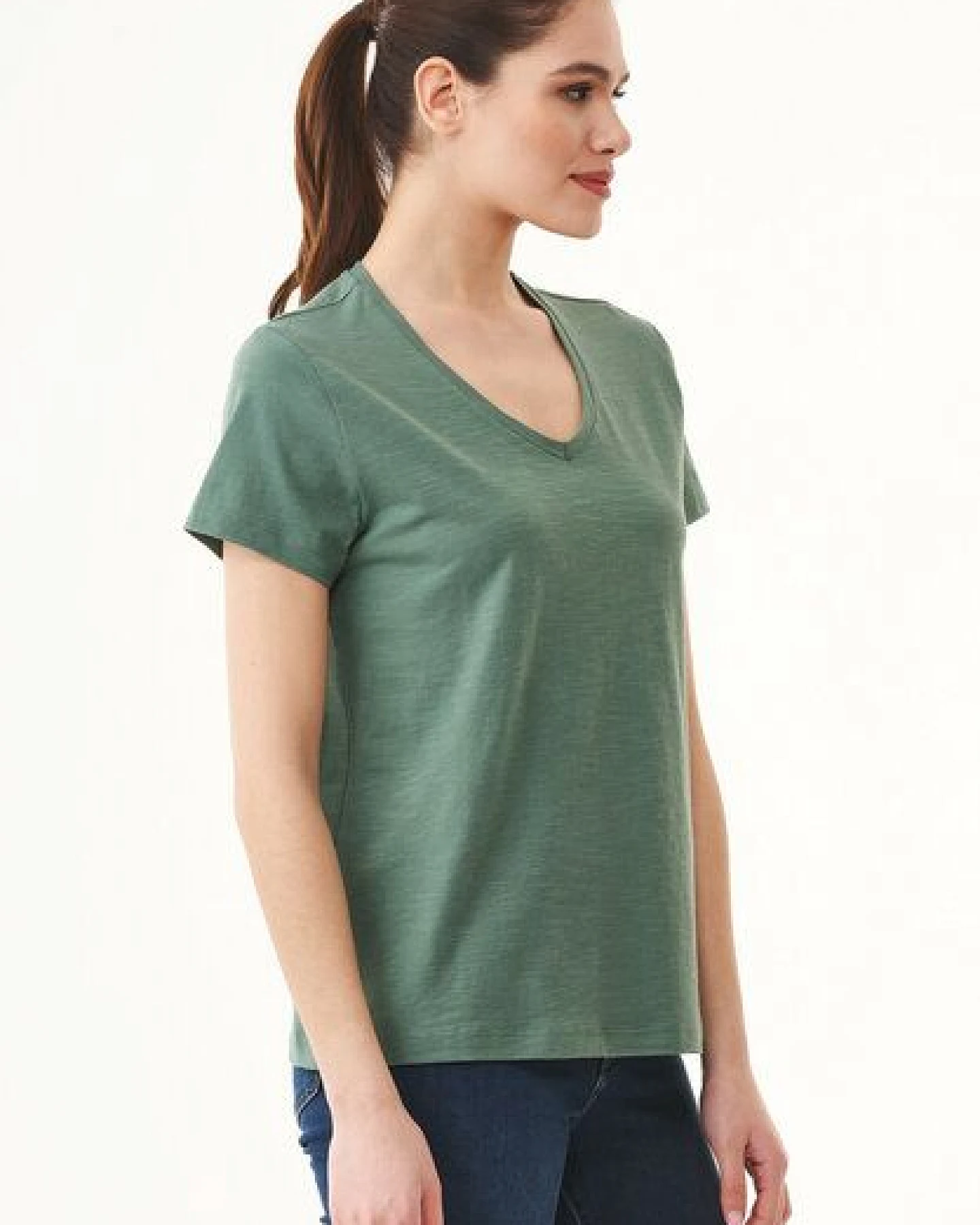 ORGANICATION Damen Basic T-Shirt aus Bio-Baumwolle mit V-Ausschnitt – Ansicht 3