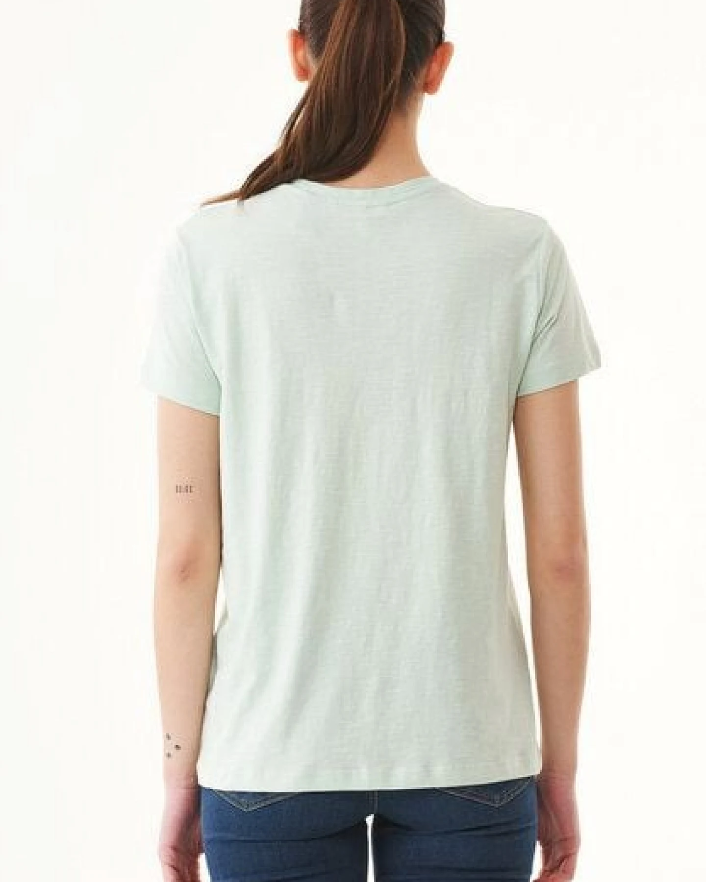 ORGANICATION Damen Basic T-Shirt aus Bio-Baumwolle mit V-Ausschnitt – Ansicht 4