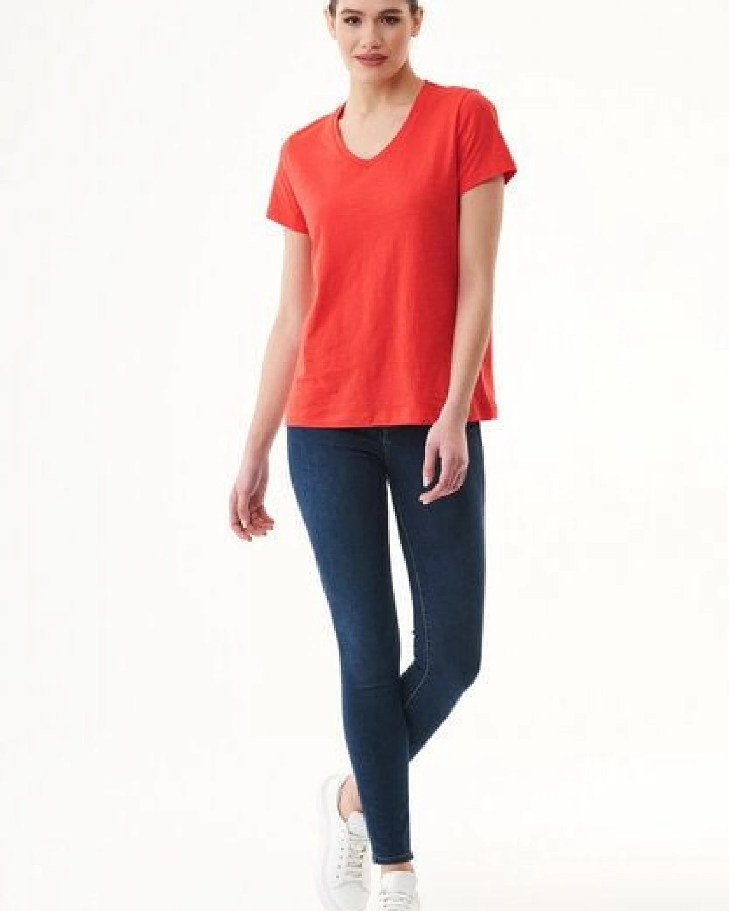 ORGANICATION Damen Basic T-Shirt aus Bio-Baumwolle mit V-Ausschnitt – Ansicht 2