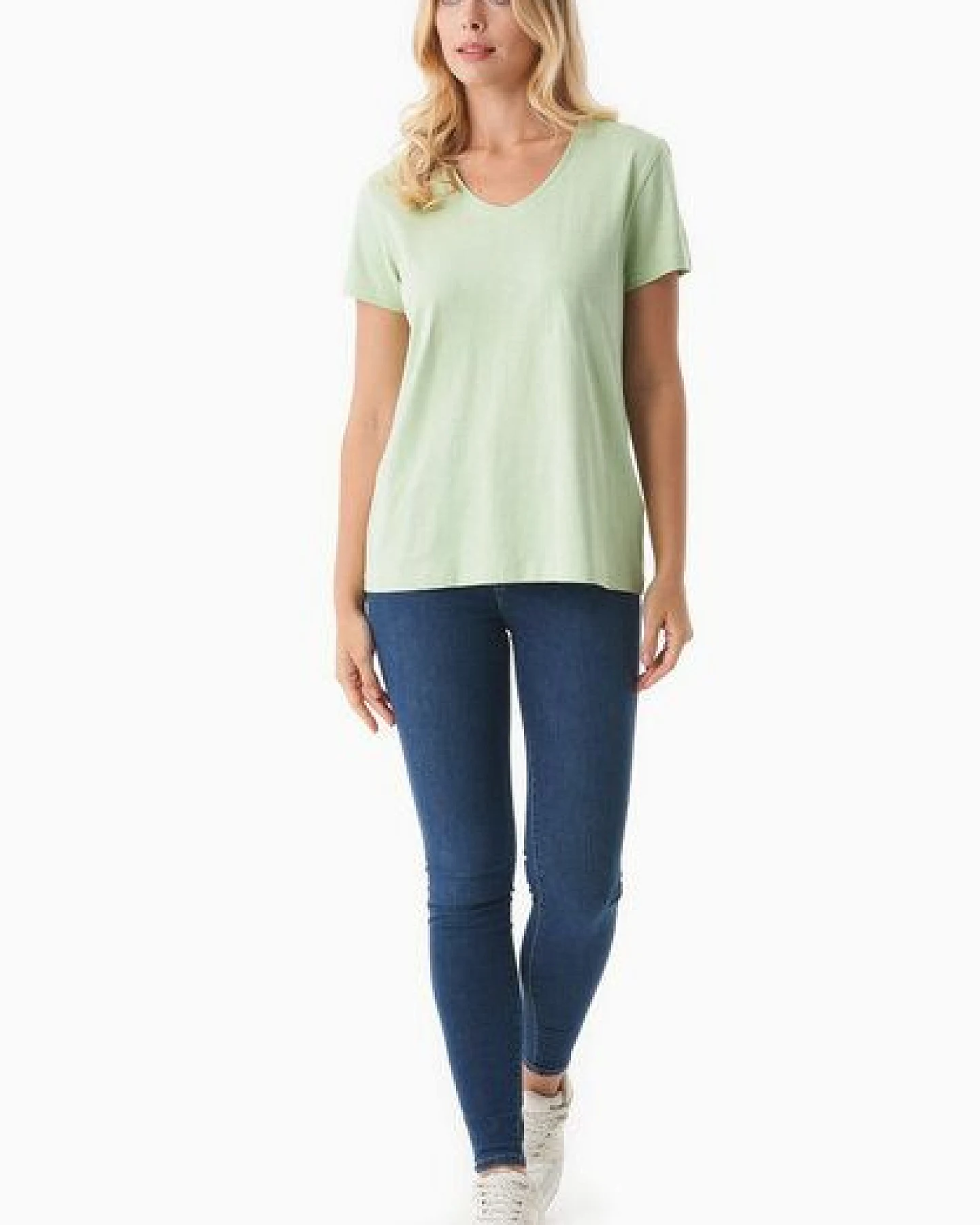 ORGANICATION Damen Basic T-Shirt aus Bio-Baumwolle mit V-Ausschnitt – Ansicht 2