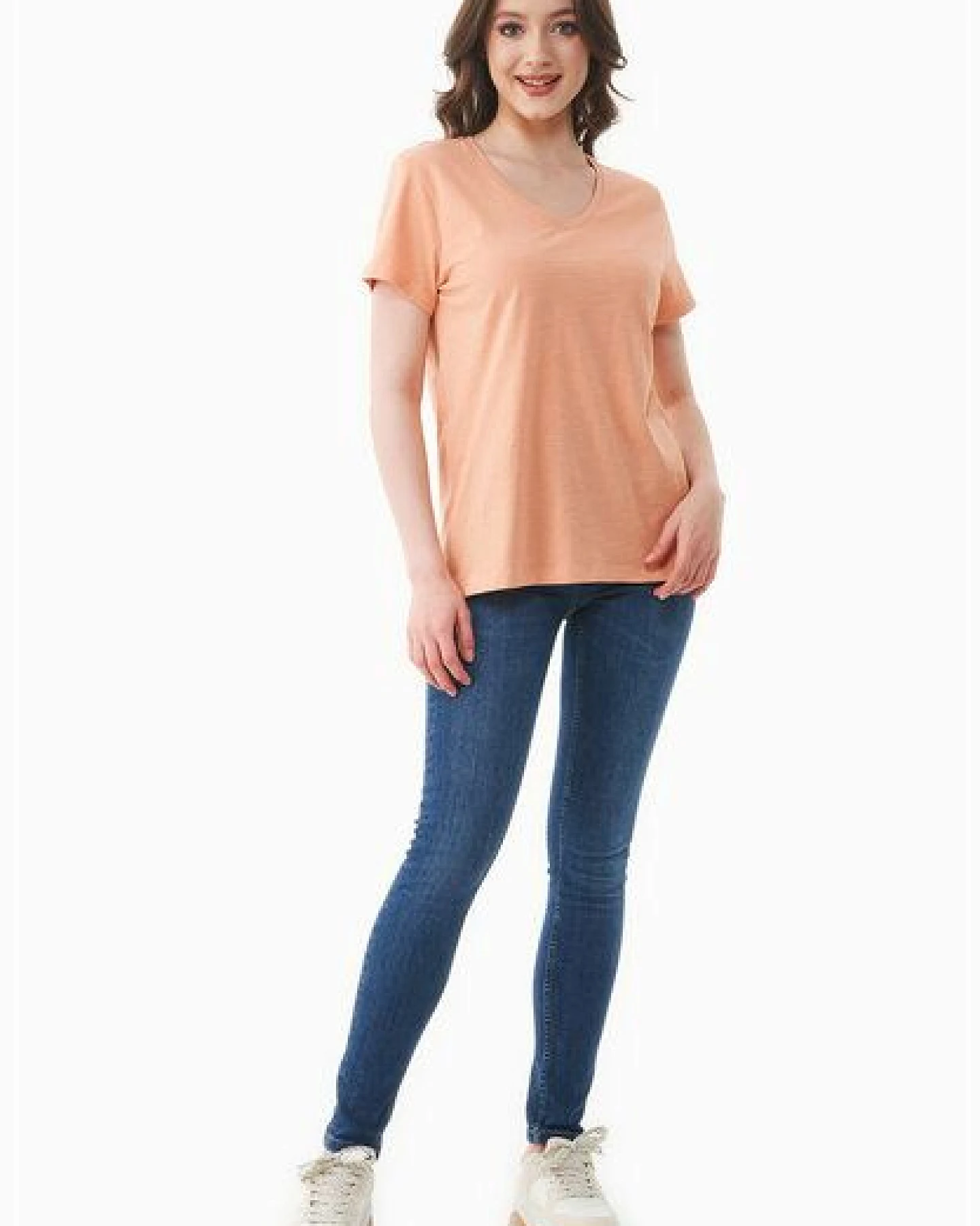 ORGANICATION Damen Basic T-Shirt aus Bio-Baumwolle mit V-Ausschnitt – Ansicht 2