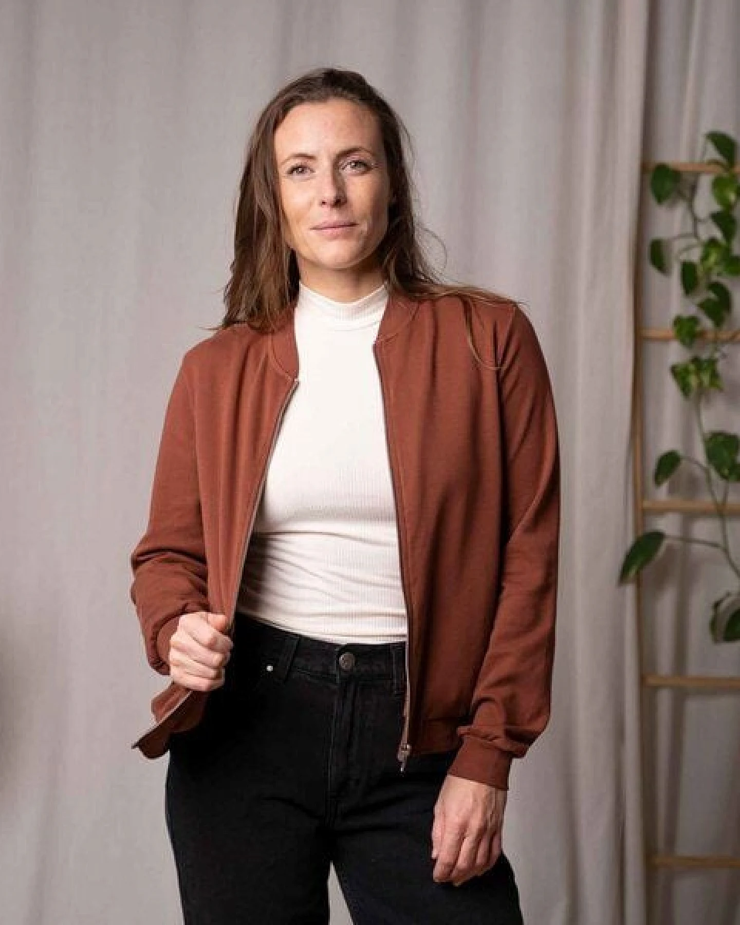 Vresh Clothing Velia - Zip Weste aus Biobaumwolle – Ansicht 2