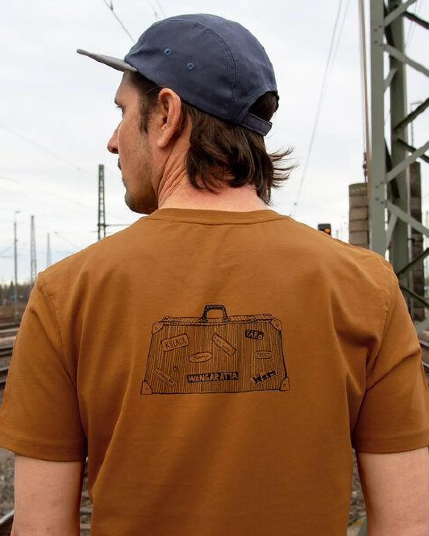 Cmig Reisekoffer T-Shirt für Herren in roasted orange – Ansicht 4