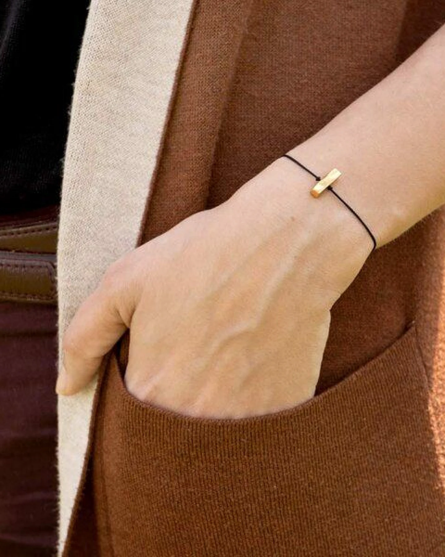 CONTIGO Fairtrade Armband Six golden treasures, 24 Karat vergoldet – Ansicht 3