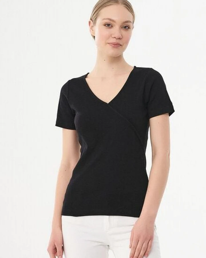 ORGANICATION Geripptes T-Shirt aus Bio-Baumwolle mit V-Ausschnitt