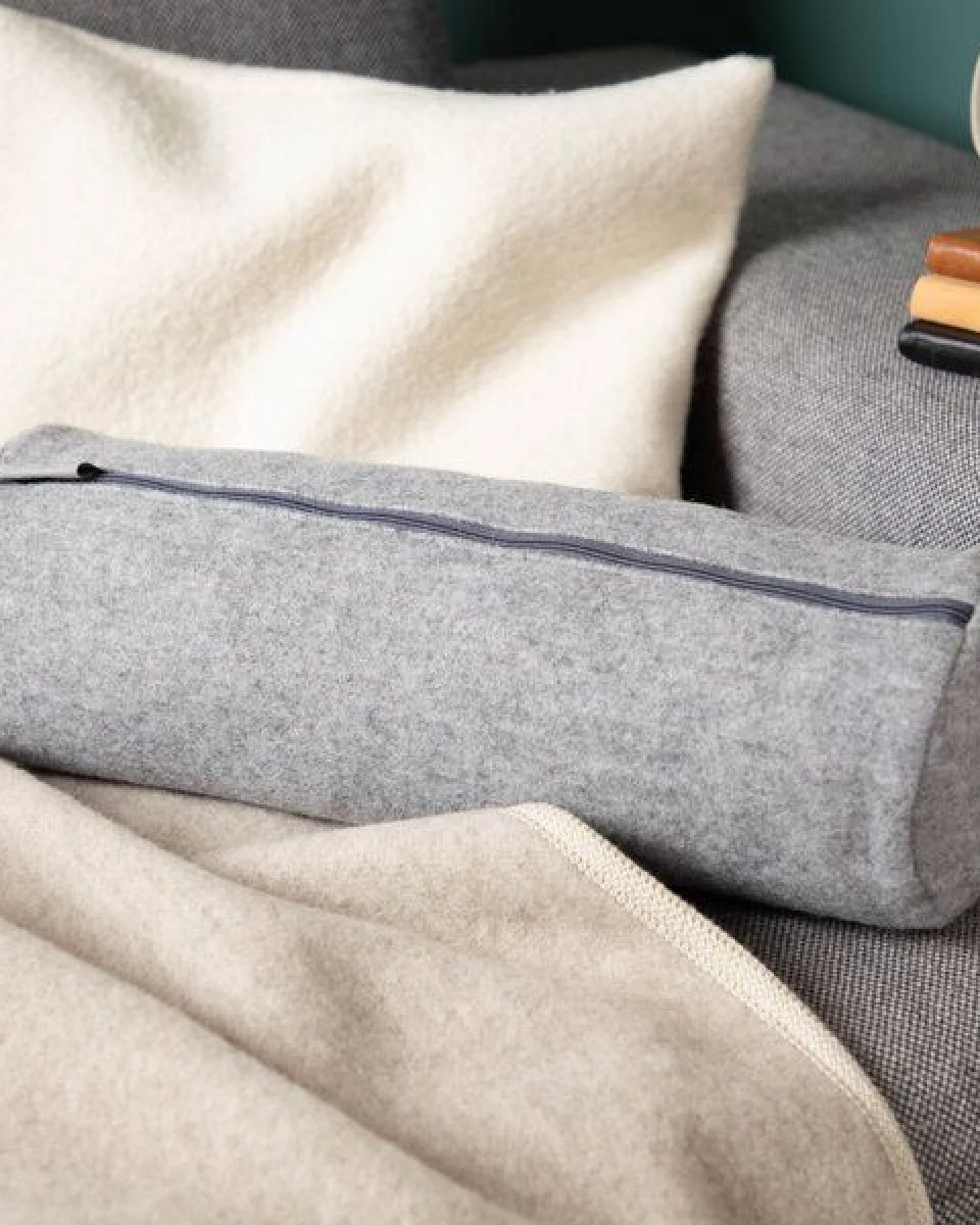 nahtur-design Nackenrolle aus Flauschloden – Ansicht 3