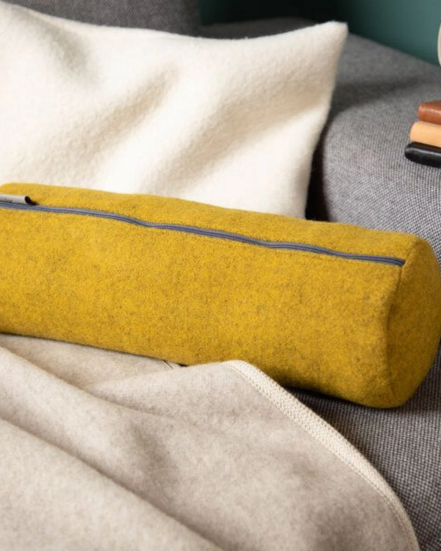 nahtur-design Nackenrolle aus Flauschloden – Ansicht 3