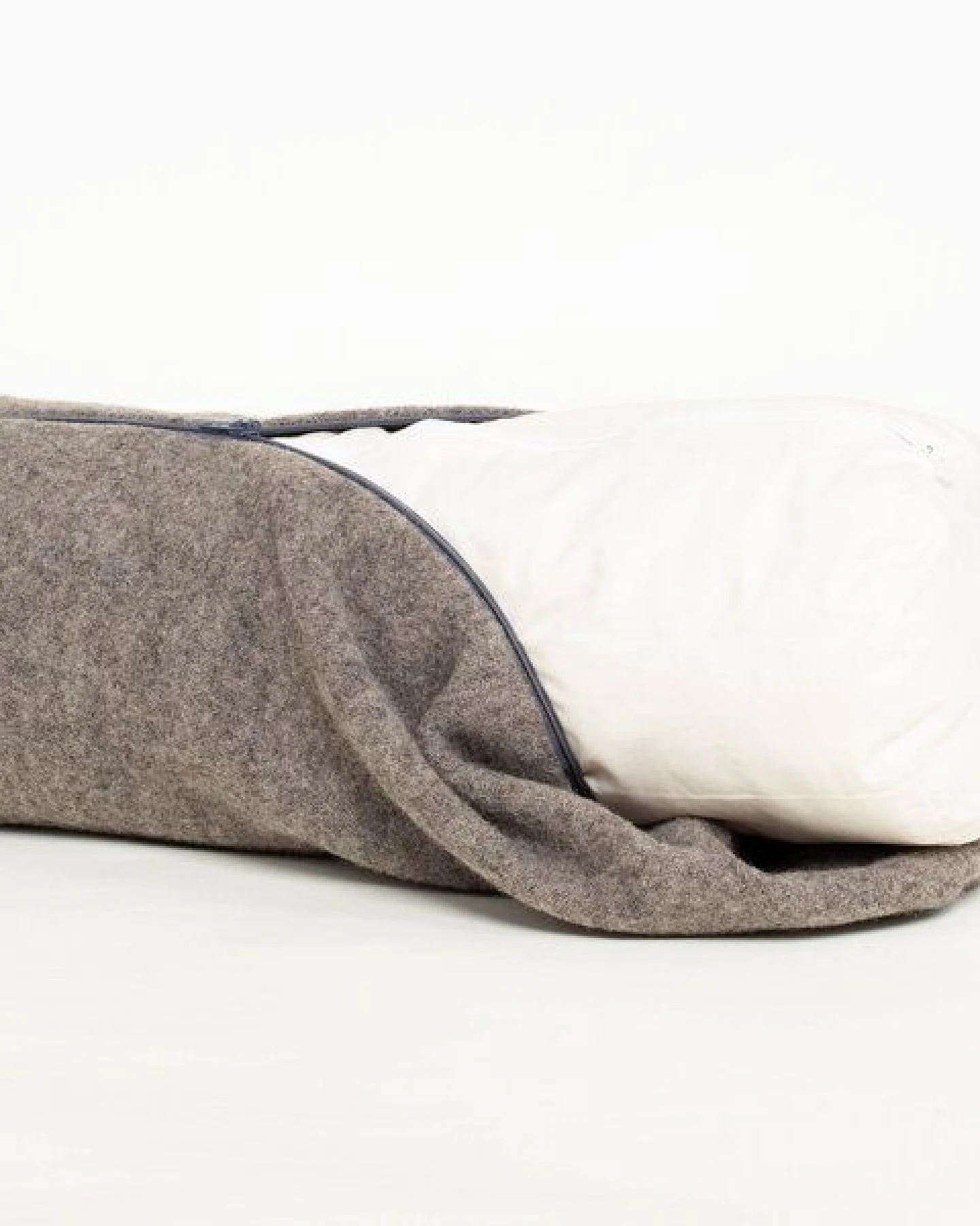nahtur-design Nackenrolle aus Flauschloden mit Naturfüllung – Ansicht 3
