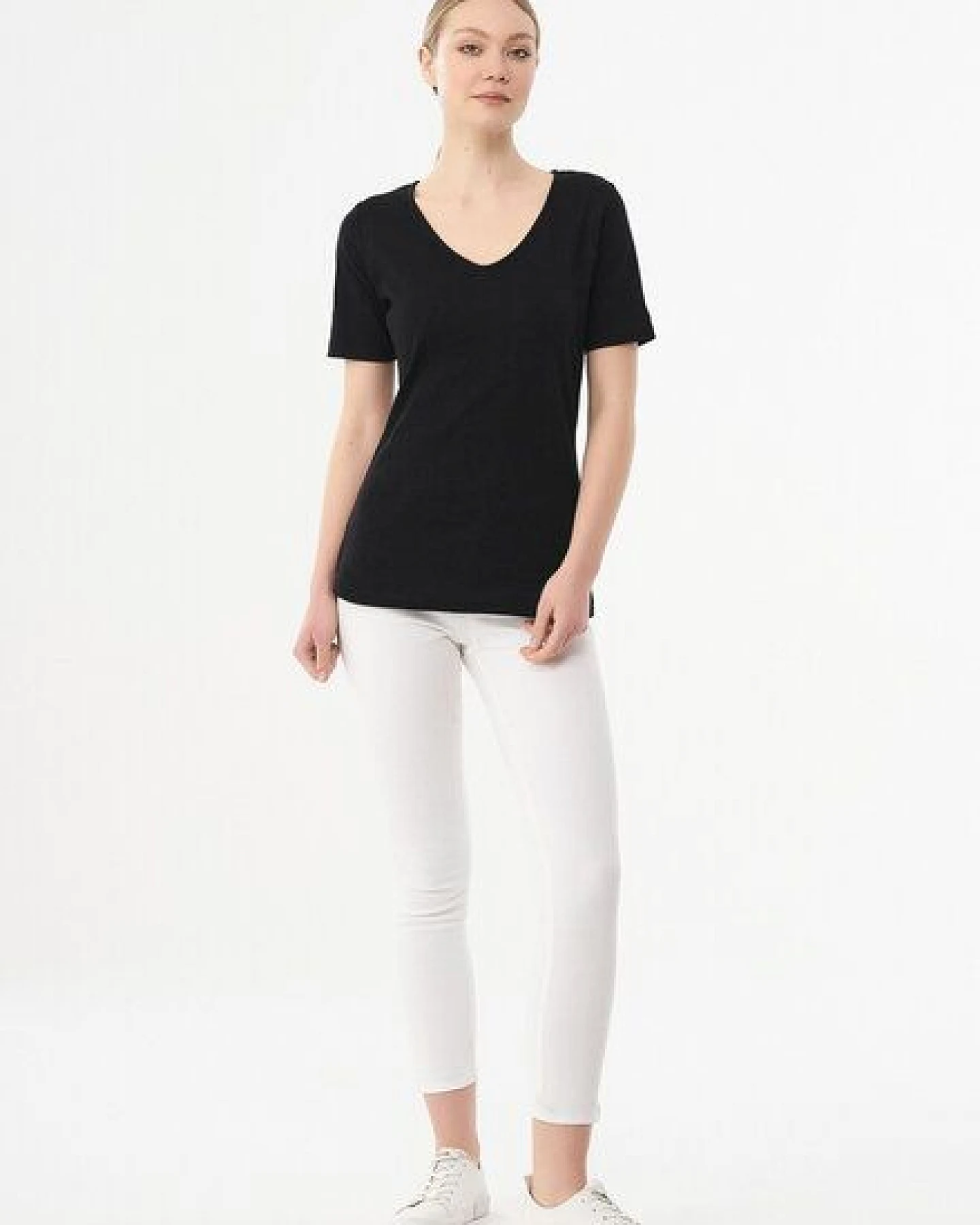 ORGANICATION Geripptes T-Shirt aus Bio-Baumwolle mit V-Ausschnitt – Ansicht 2