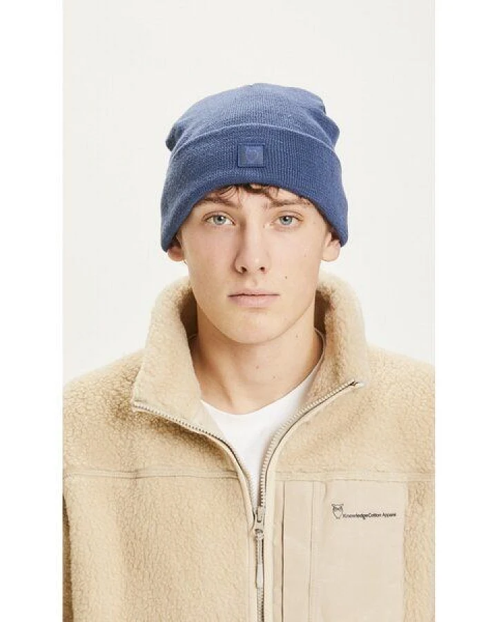 KnowledgeCotton Apparel Beanie - LEAF - aus recyceltem Polyester