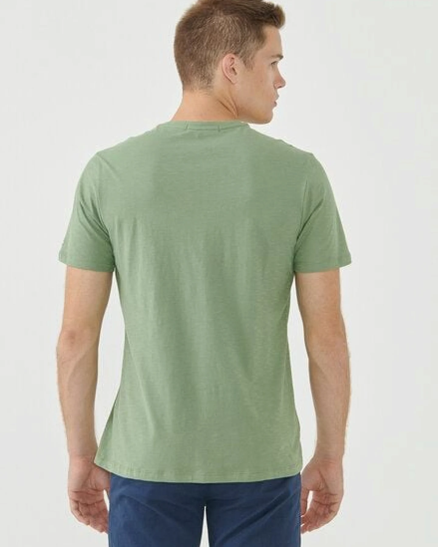 ORGANICATION Basic T-Shirt aus Bio-Baumwolle mit V-Ausschnitt – Ansicht 4