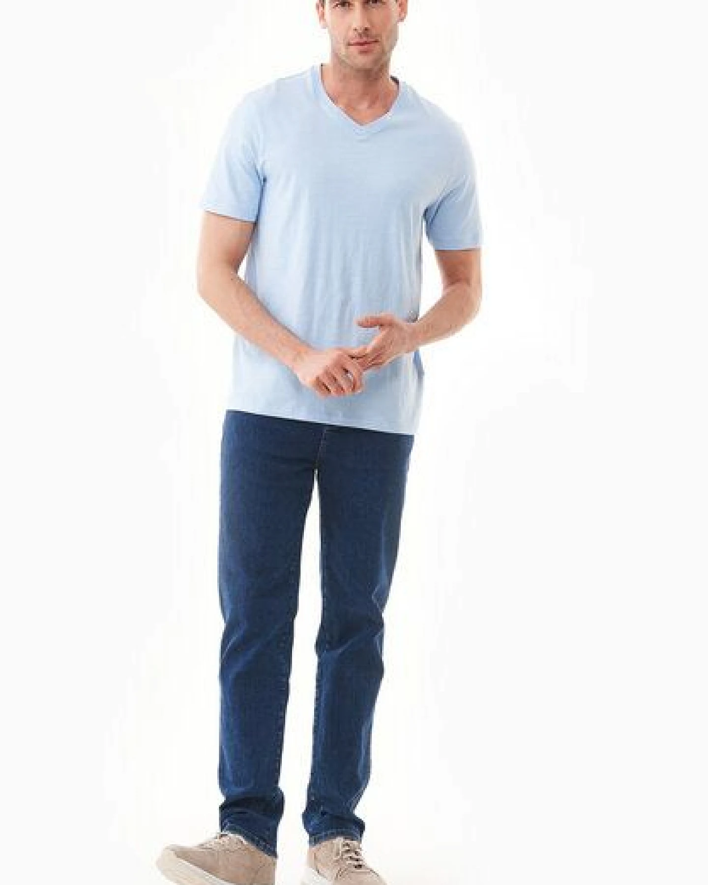 ORGANICATION Basic T-Shirt aus Bio-Baumwolle mit V-Ausschnitt – Ansicht 2