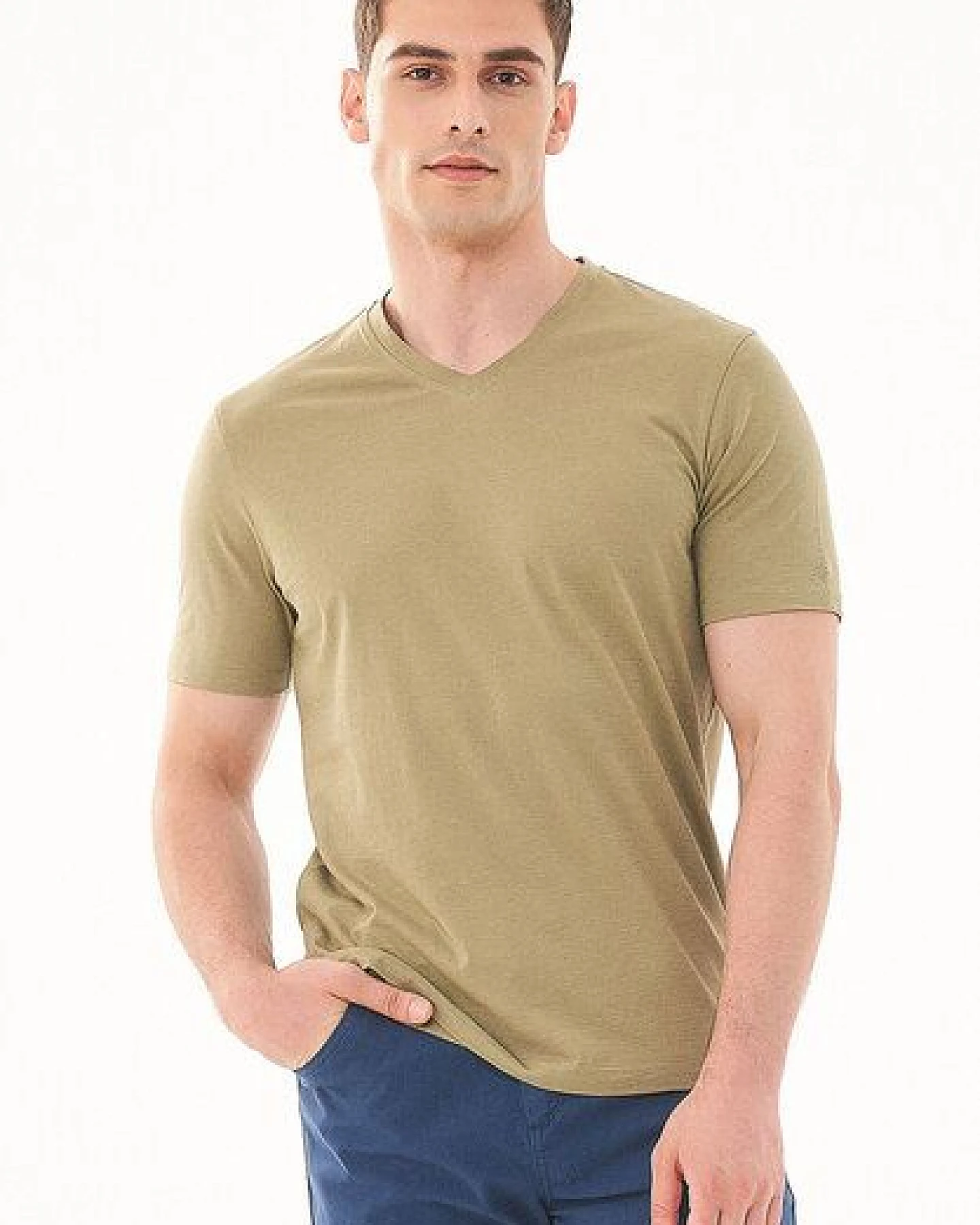 ORGANICATION Basic T-Shirt aus Bio-Baumwolle mit V-Ausschnitt – Ansicht 2