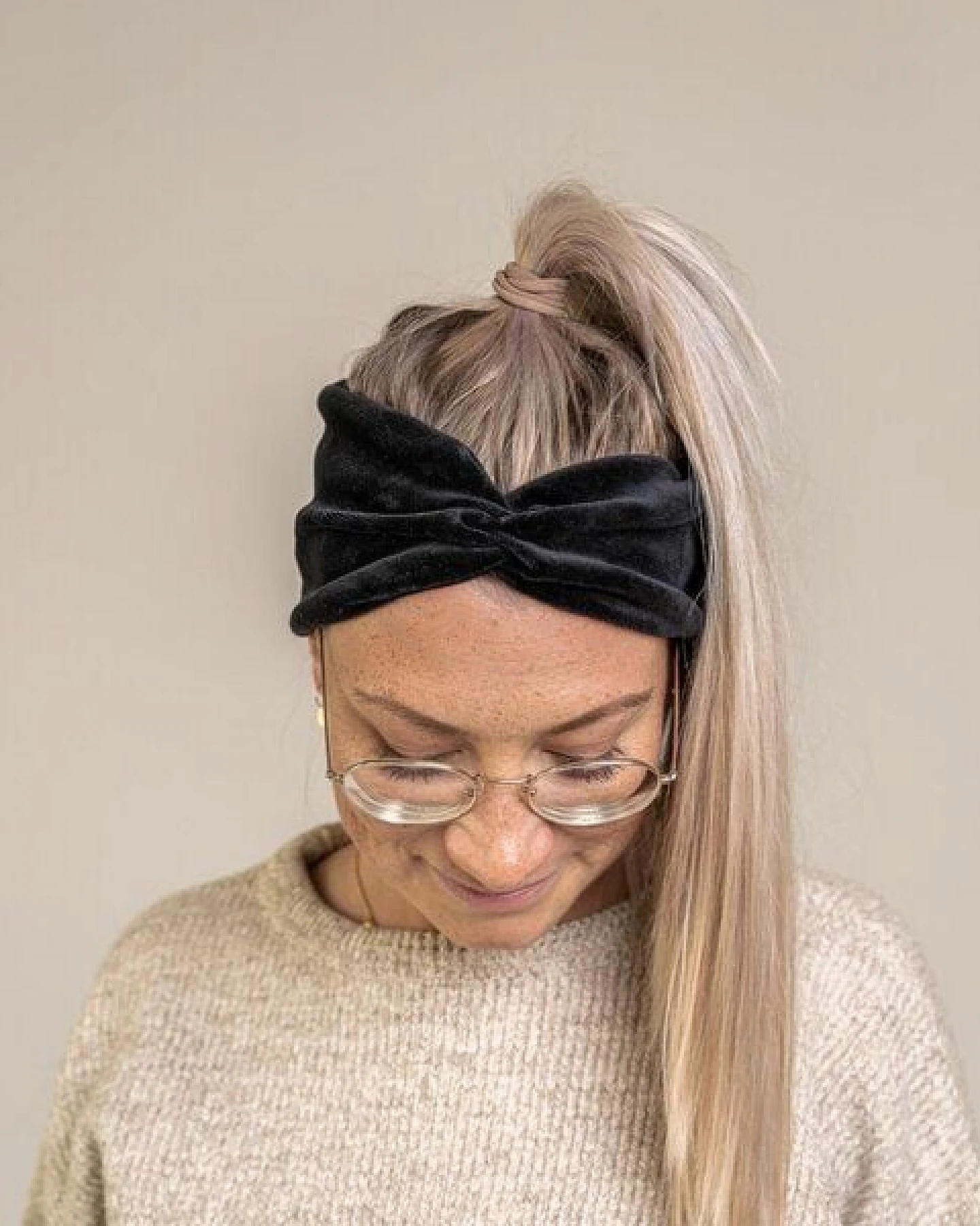 obumi Haarband Bow aus Bio Samt – Ansicht 4