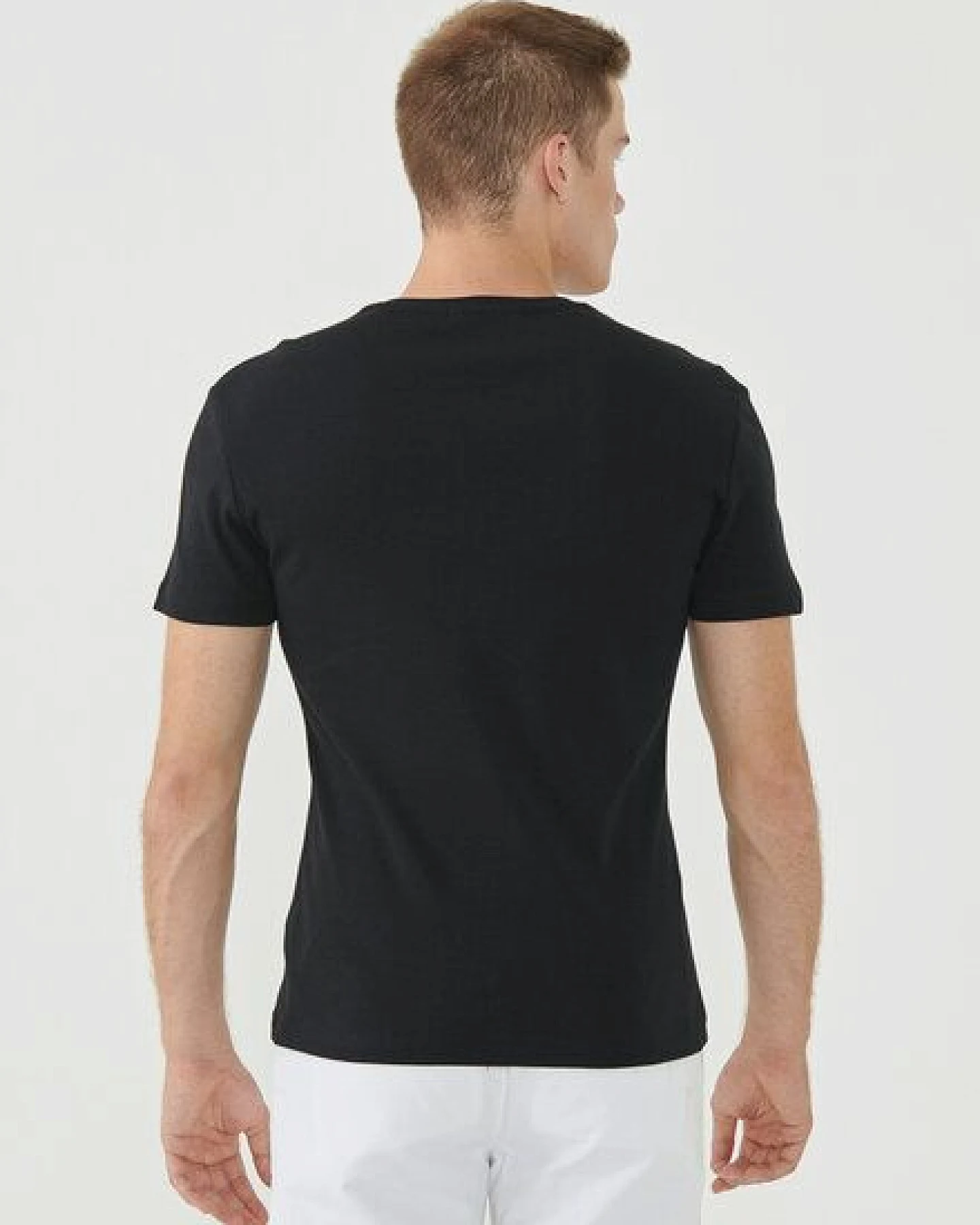 ORGANICATION Geripptes T-Shirt aus Bio-Baumwolle mit V-Ausschnitt – Ansicht 4