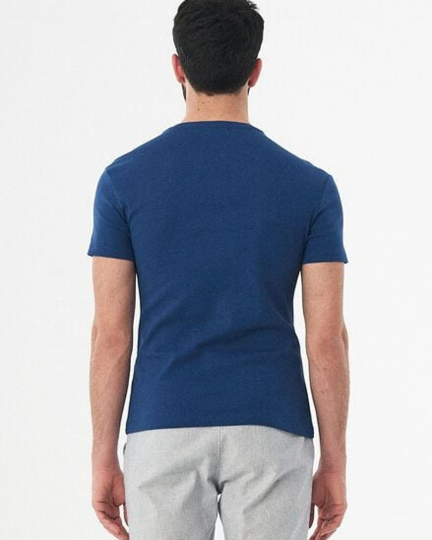 ORGANICATION Geripptes T-Shirt aus Bio-Baumwolle mit V-Ausschnitt – Ansicht 4