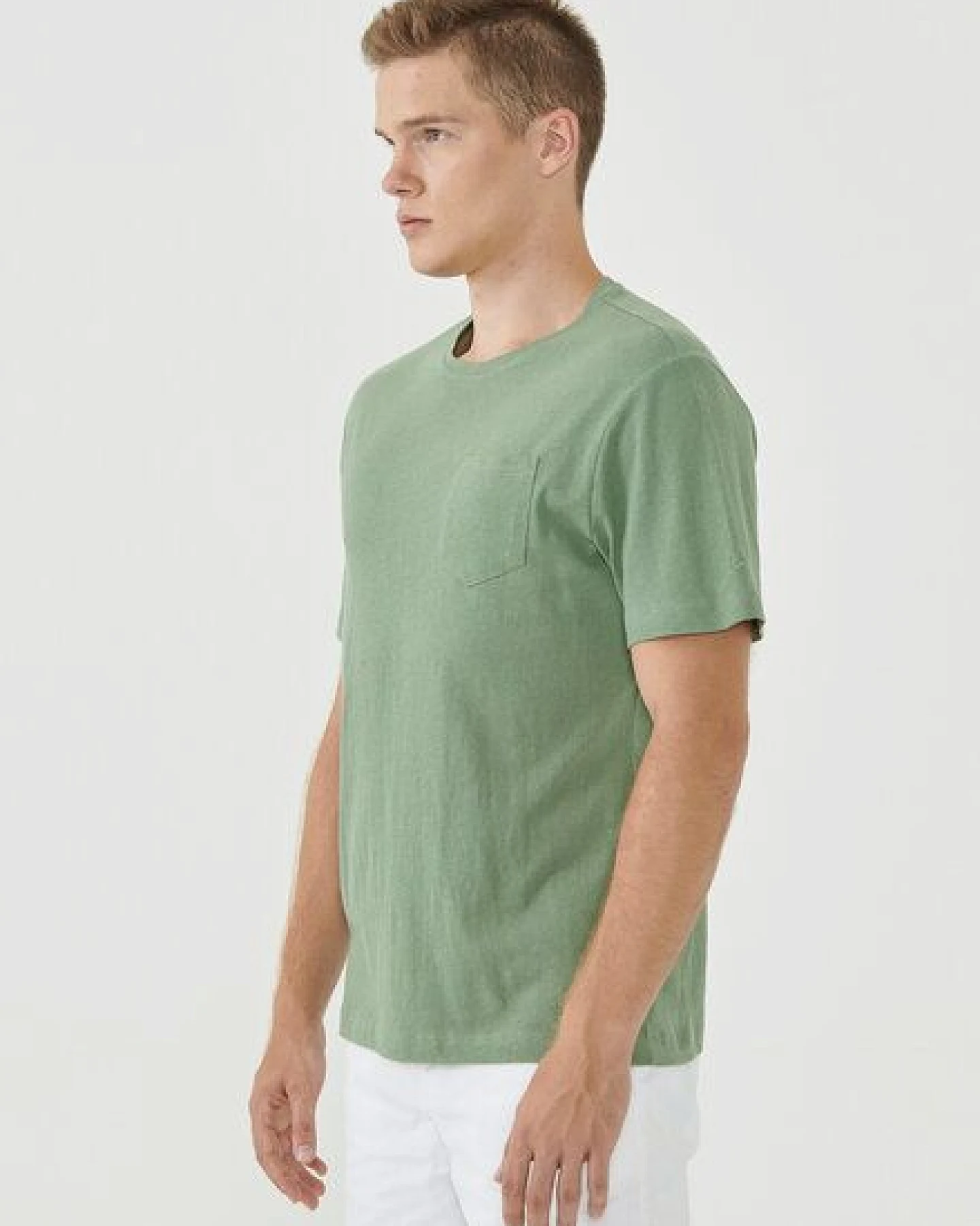 ORGANICATION T-Shirt aus Bio-Baumwolle und Leinen mit Brusttasche – Ansicht 3