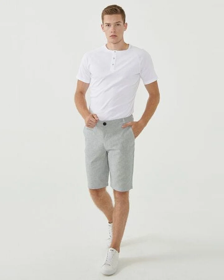 ORGANICATION Slim Chino-Shorts aus Bio-Baumwolle mit Streifenmuster