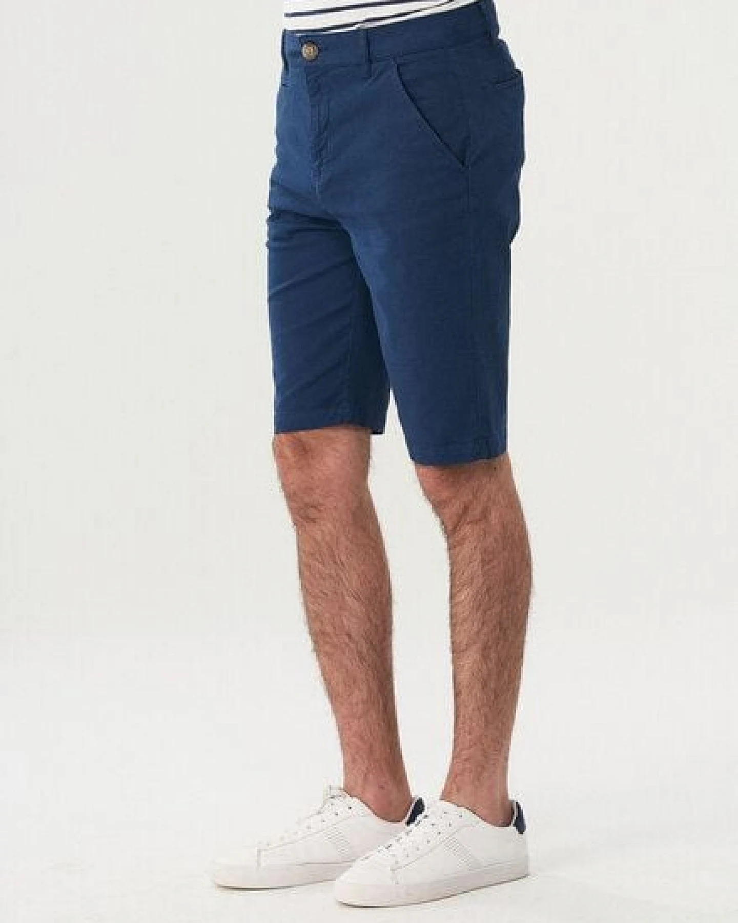 ORGANICATION Slim Chino-Shorts aus Bio-Baumwolle – Ansicht 3
