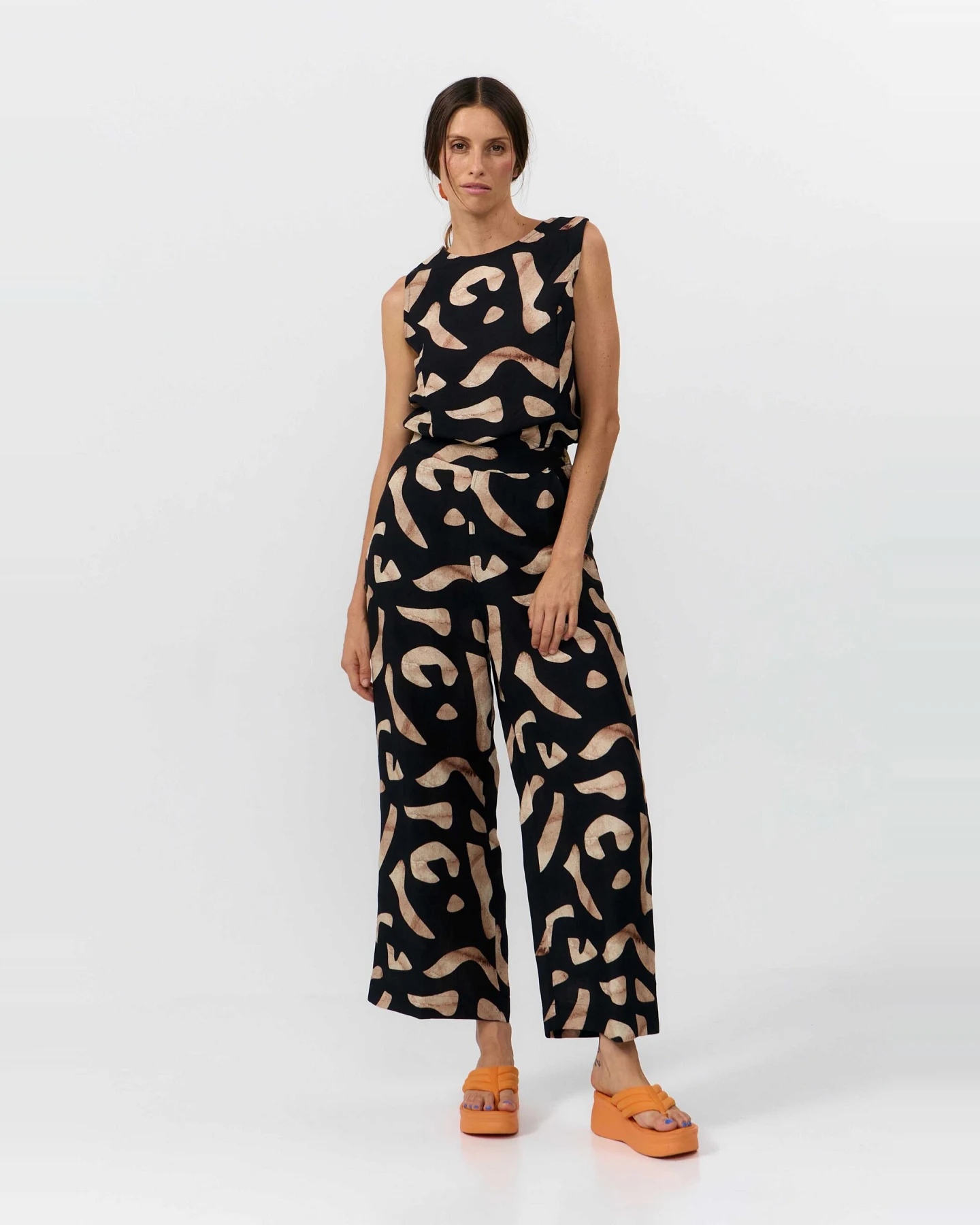 SUITE13LAB Damen vegan Hose Hatta Print Stones Schwarz – Ansicht 2