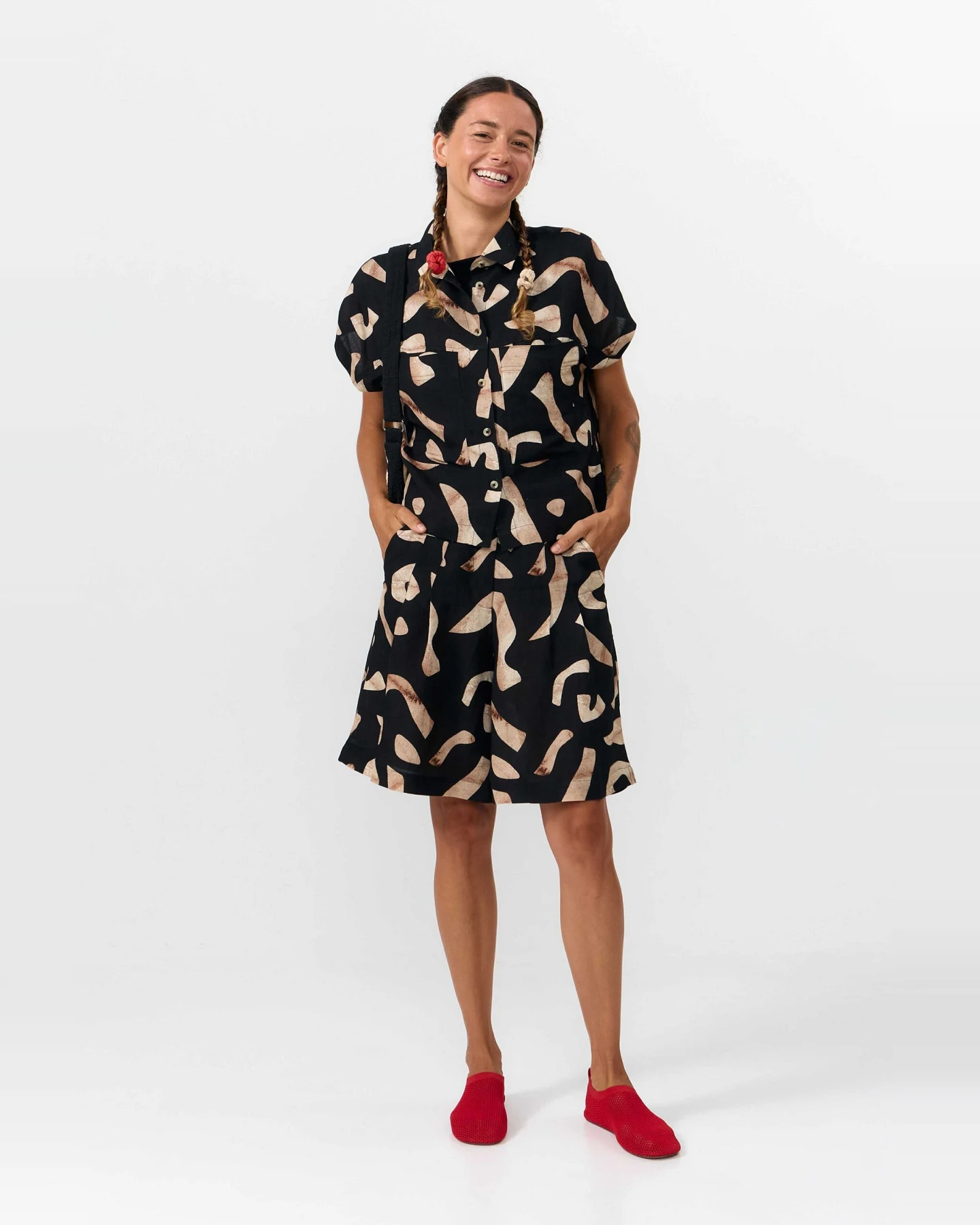 SUITE13LAB Damen vegan Shirt Amur Print Stones Schwarz – Ansicht 2