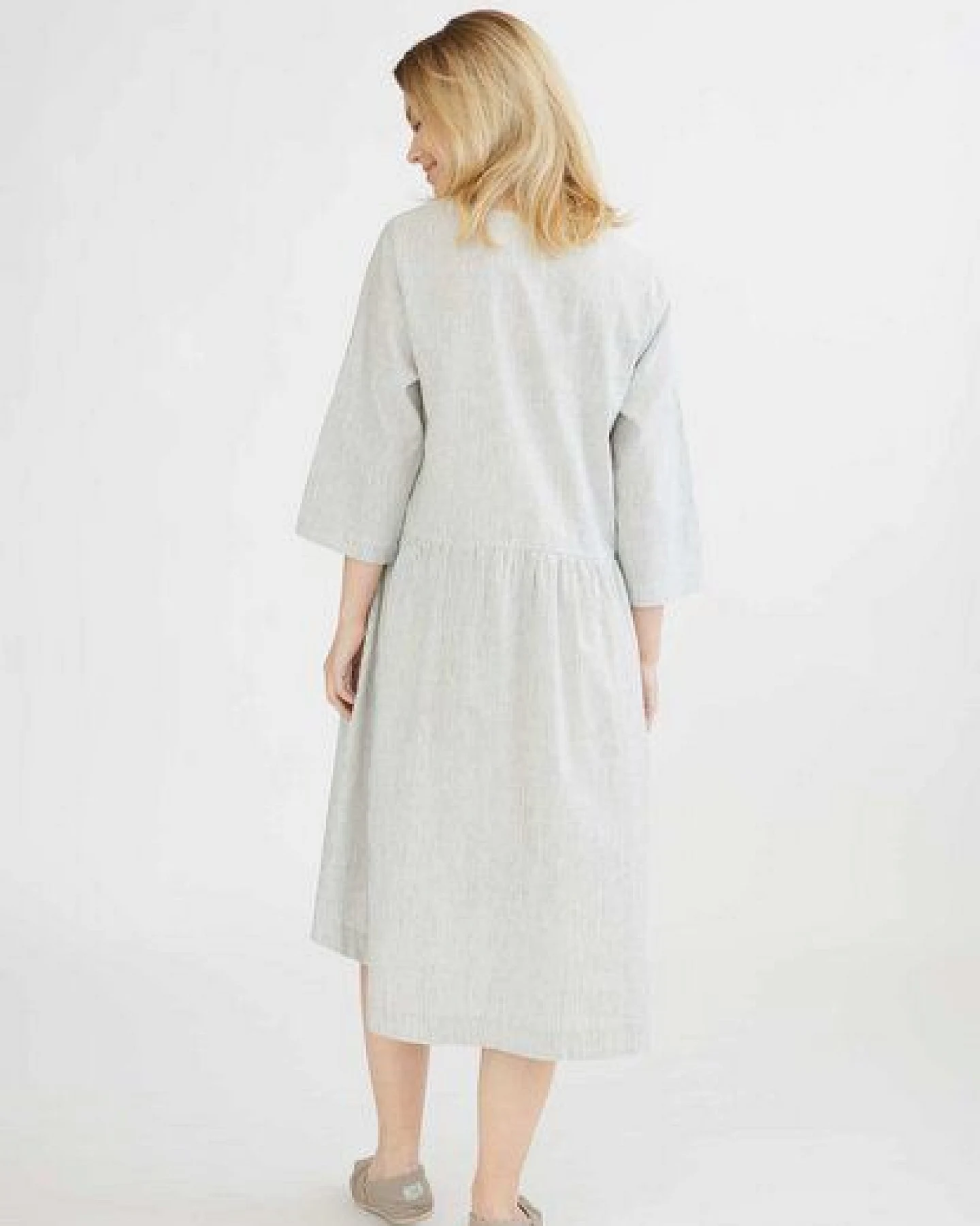 GROBUND Das Kleid Nuka - GOTS zertifiziert aus 60% leinen/40% Bio-Baumwolle – Ansicht 3