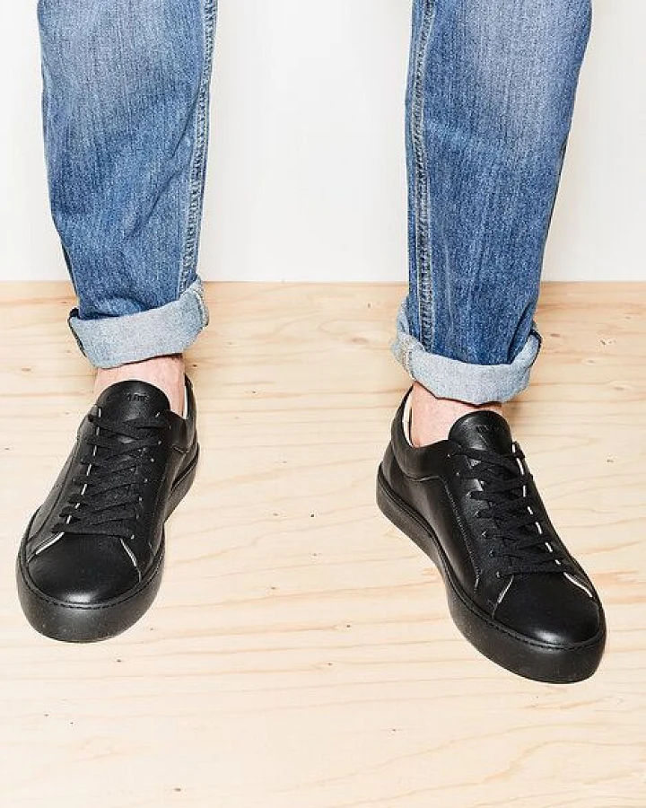 NINE TO FIVE Laced Sneaker #boi/ vegan - minimalistischer Herren Allround-Sneaker aus leichter Microfaser