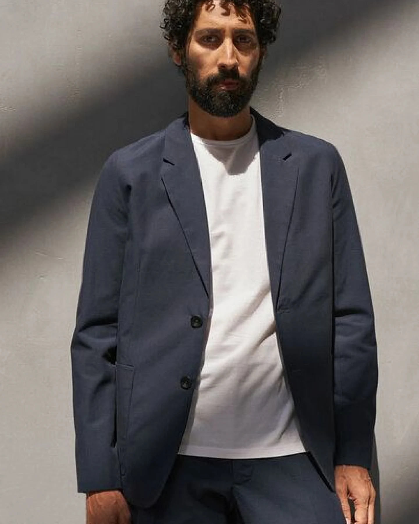 About Companions Legerer Blazer ENVER aus einer nachhaltigen Tencelmischung. – Ansicht 2