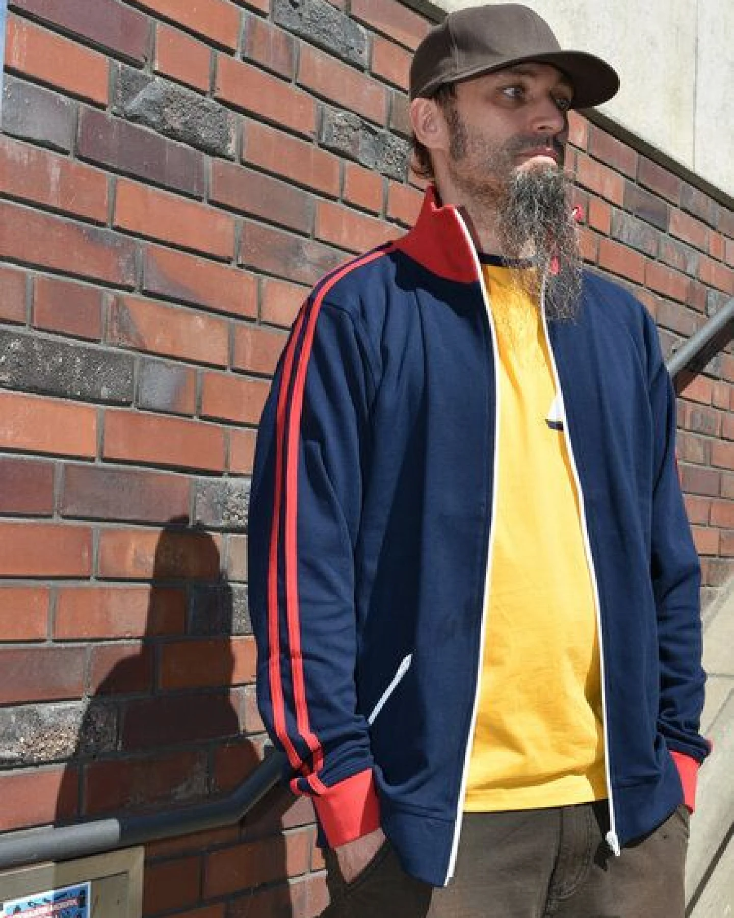 T-Shirtladen-Marktstrasse GmbH Interlockjacke blau-rot – Ansicht 2