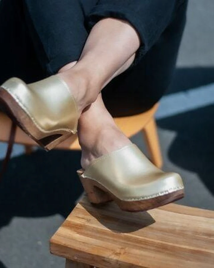 me&myClogs LIV Holzclogs mit Absatz Champagner