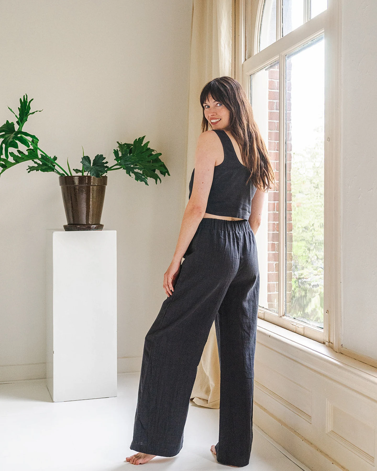 The View Yoga Damen vegan Hose Teya Schwarz – Ansicht 2
