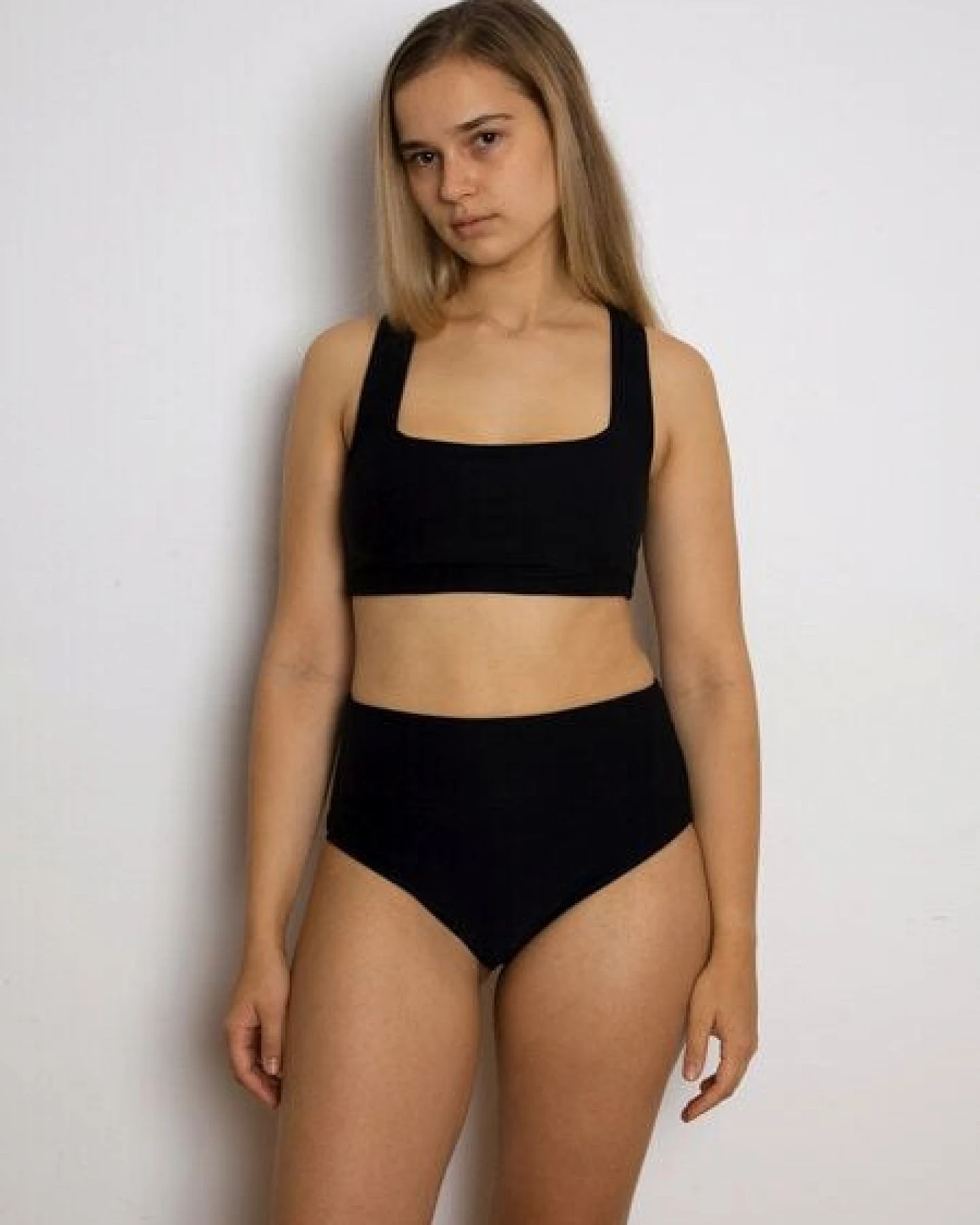 RENDL Top No.1 - Bikini Top mit breiten, überkreuzten Trägern – Ansicht 2
